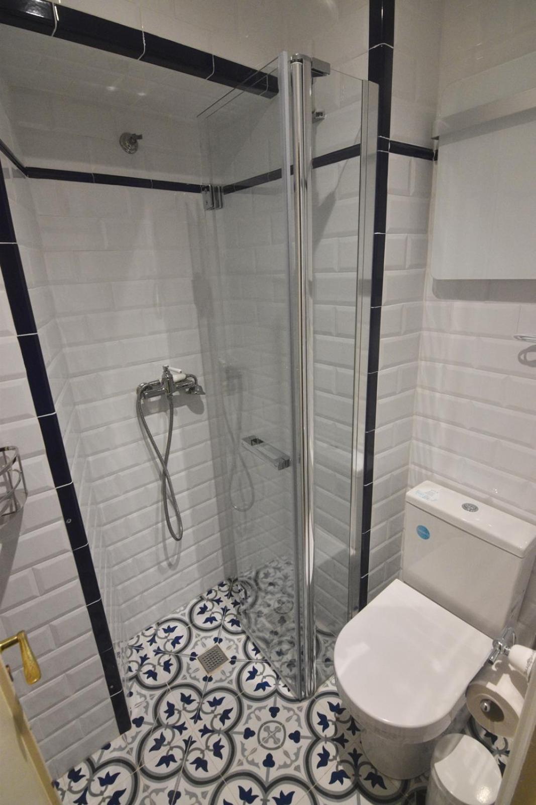Eenpersoonskamer met Externe Eigen Badkamer