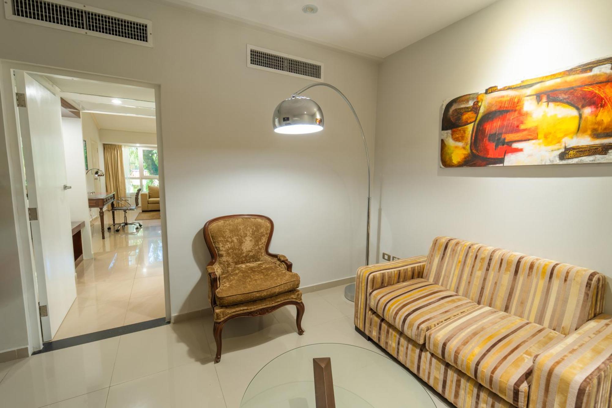 Junior King Suite Club Lounge Access,1595412970:JPEG