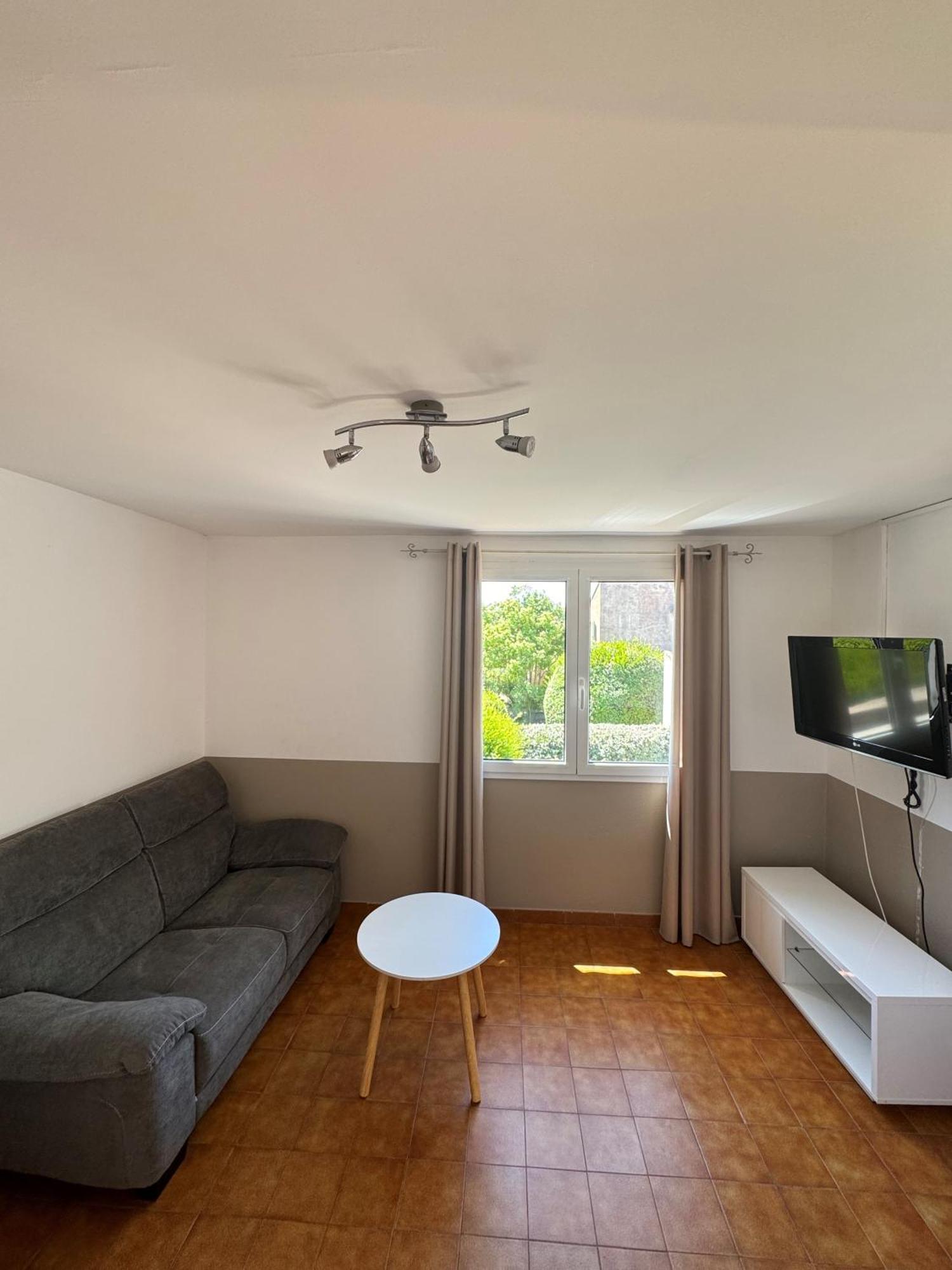 Standard Apartment,1618290113:JPEG