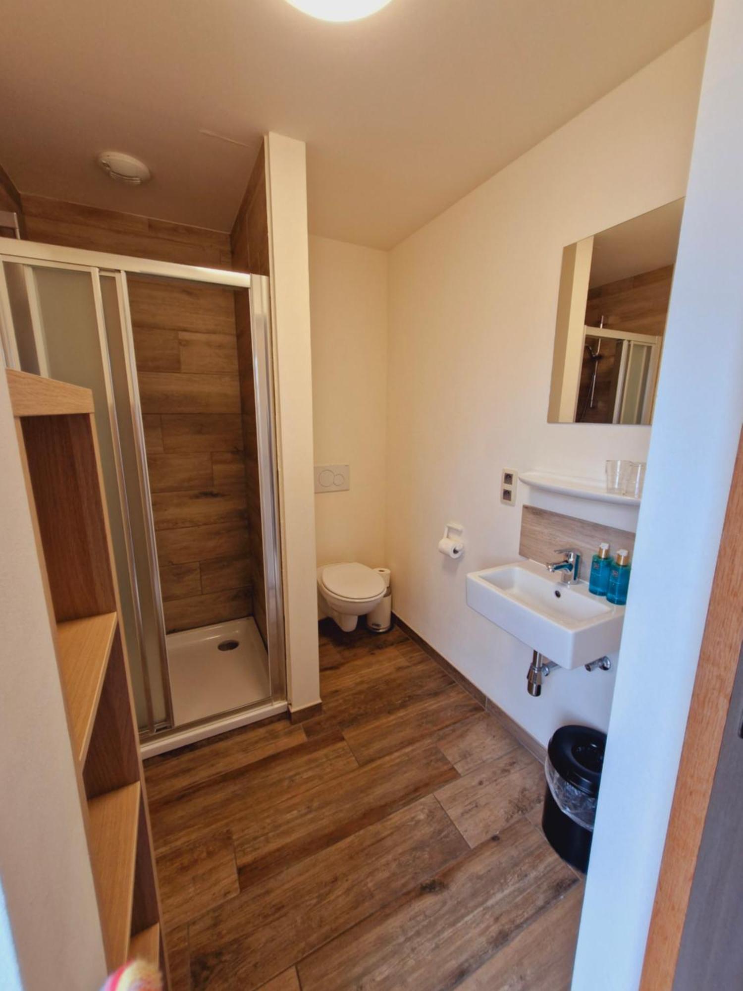 Single Room Private Bathroom,1596102310:JPEG