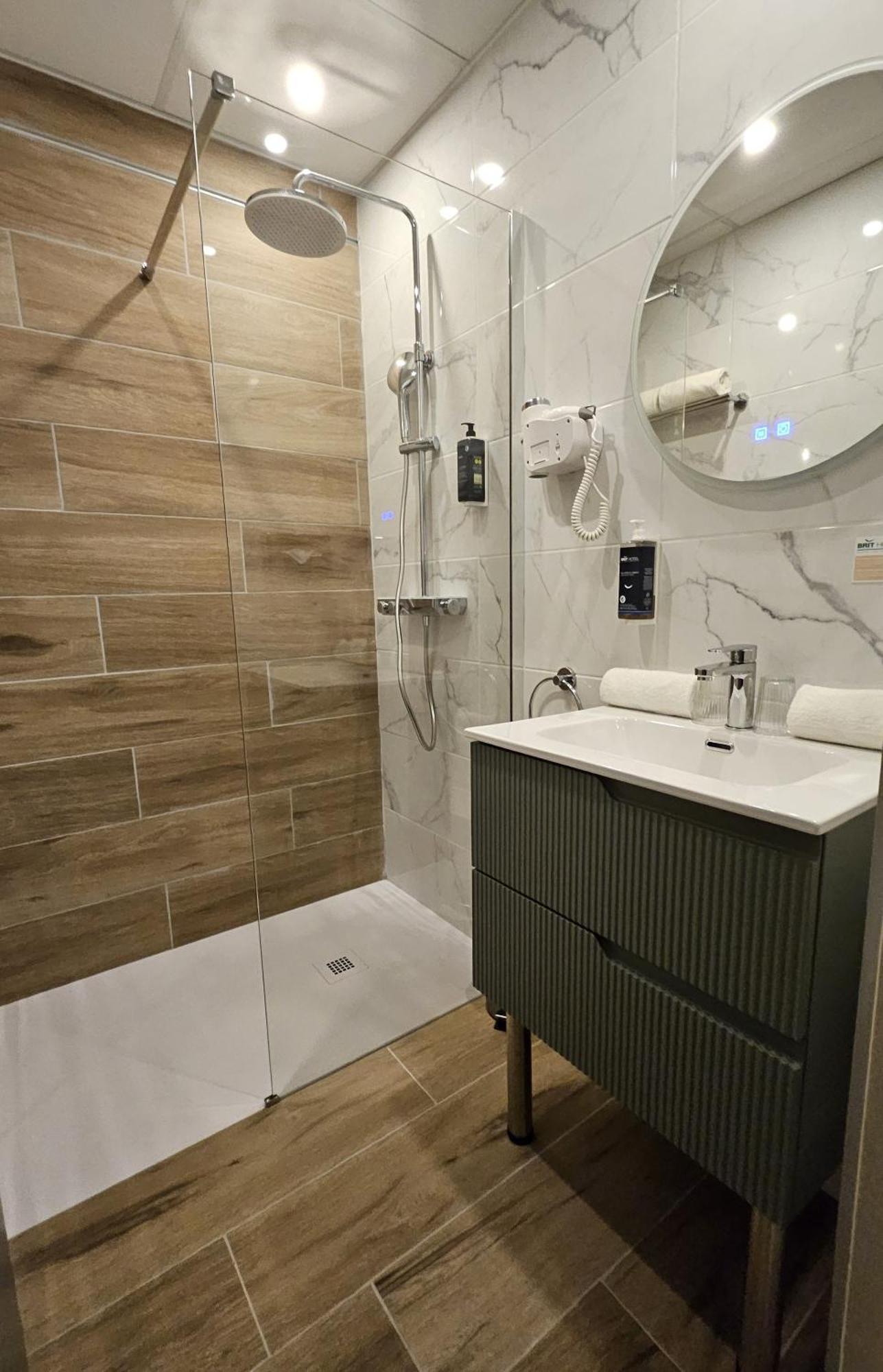 Chambre Double Club avec Salon Privé (24 m²)