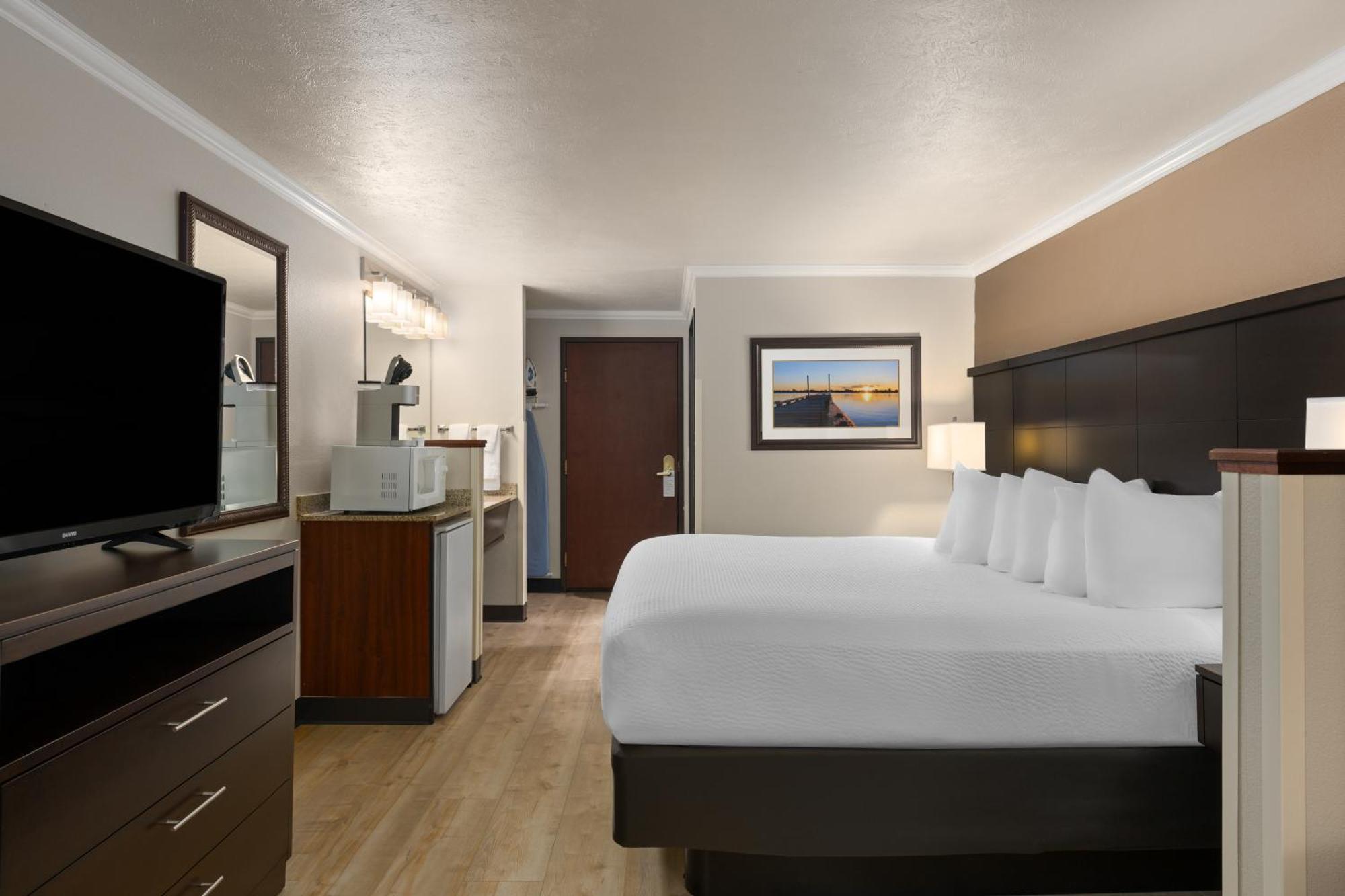 King Room - Non-Smoking
