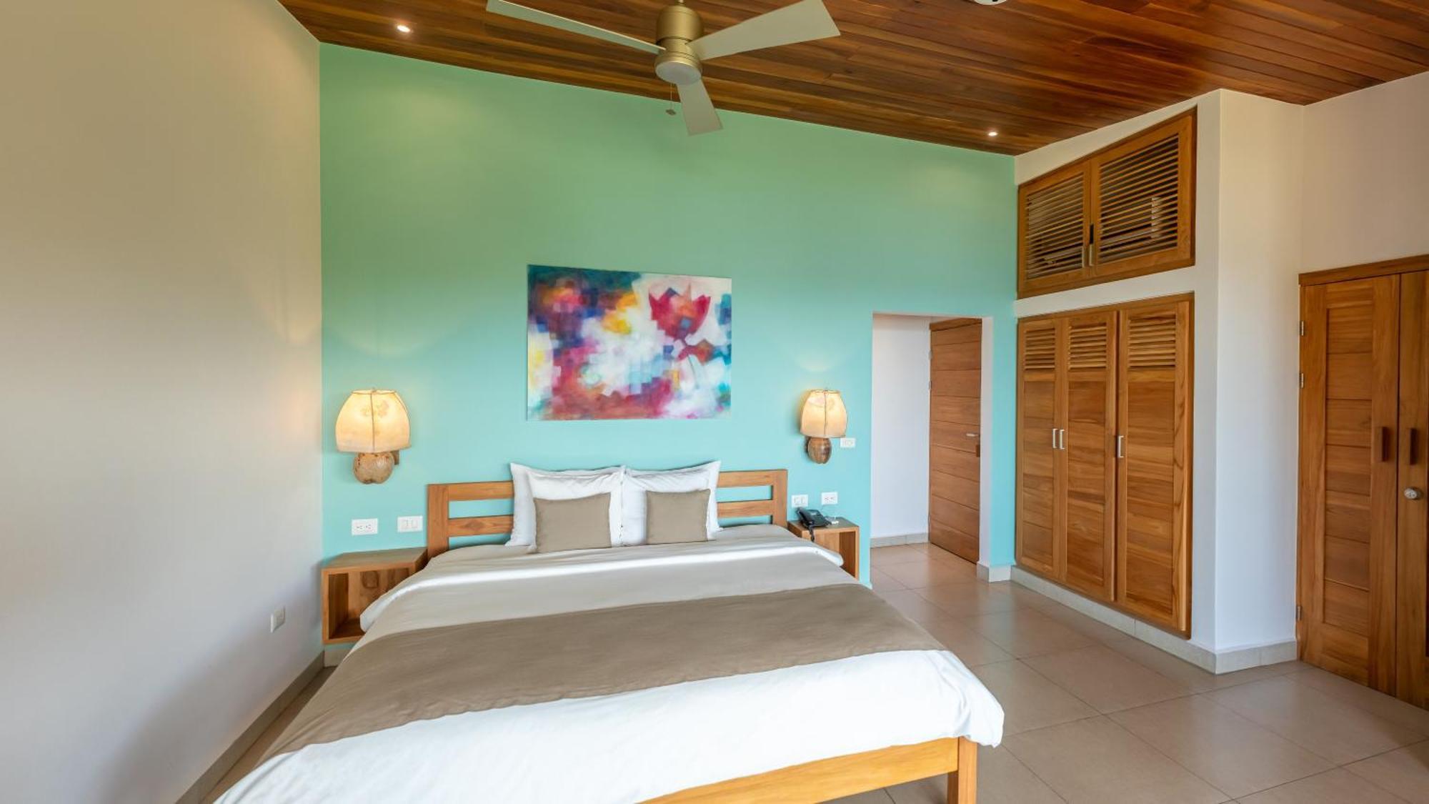 Panorama Suite, One King Bed