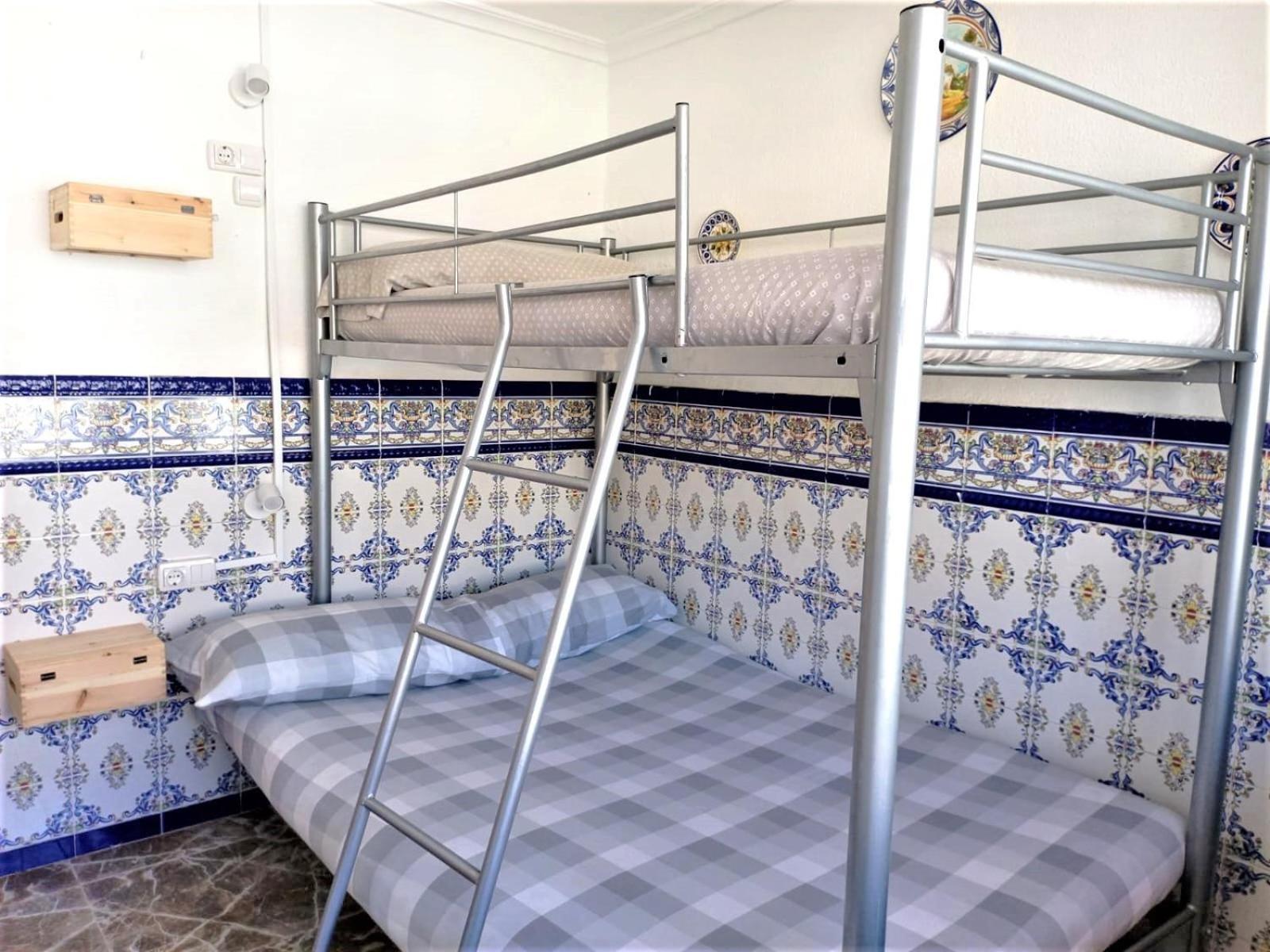 Chambre Triple Basique avec Salle de Bains Commune