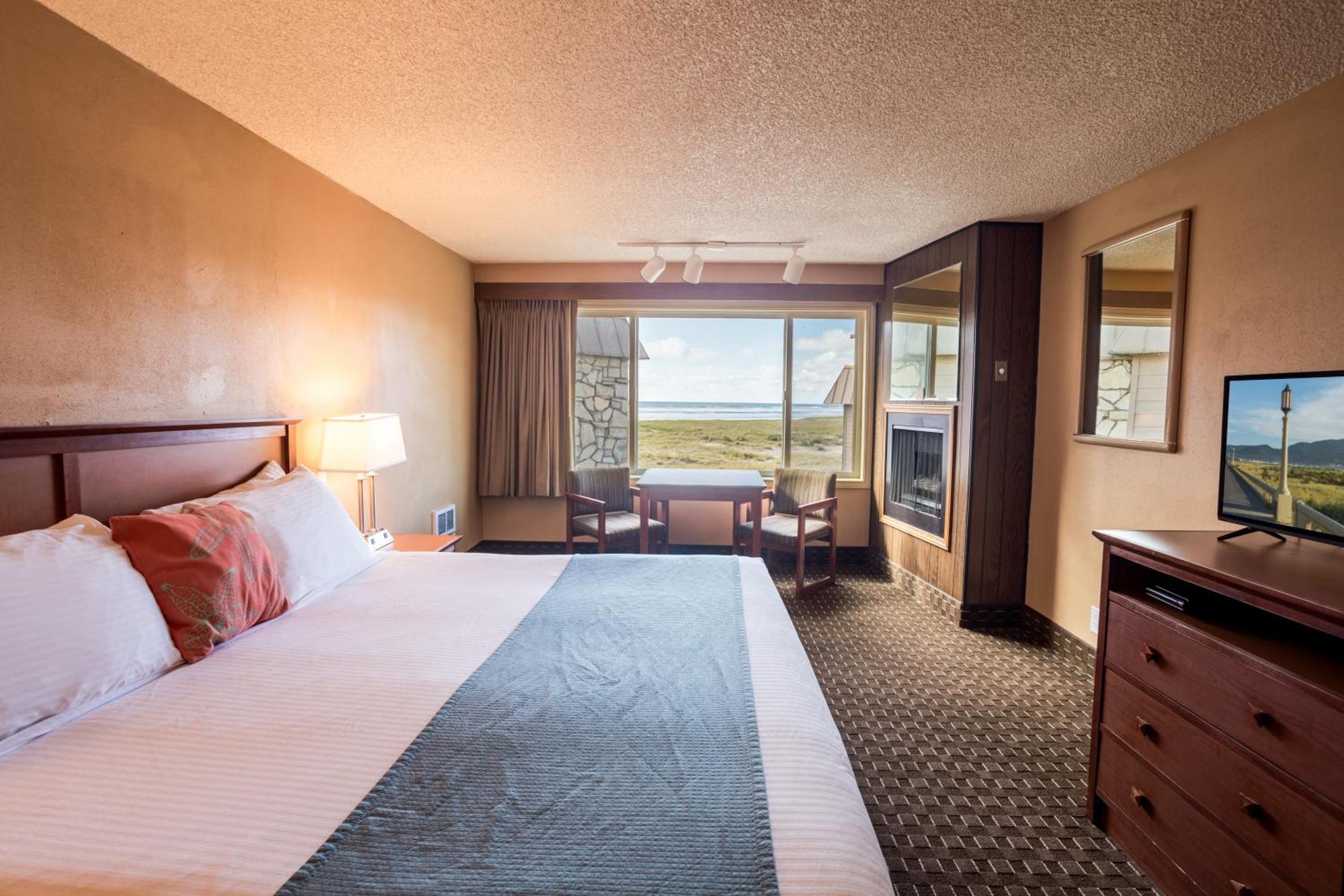 King Room with Partial Ocean View