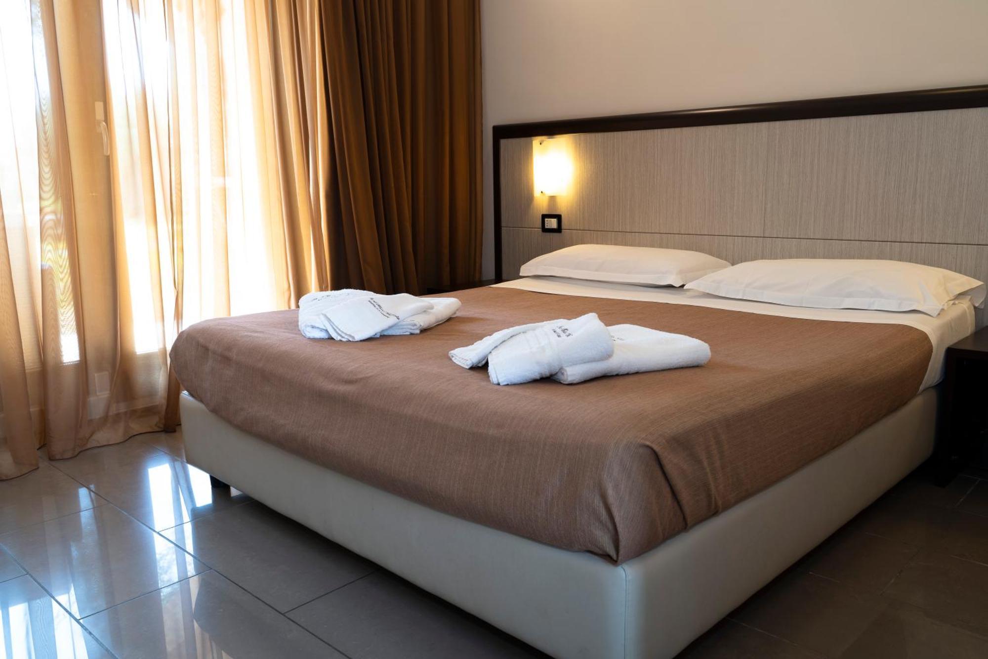 Double or Twin Room,1598902957:JPEG