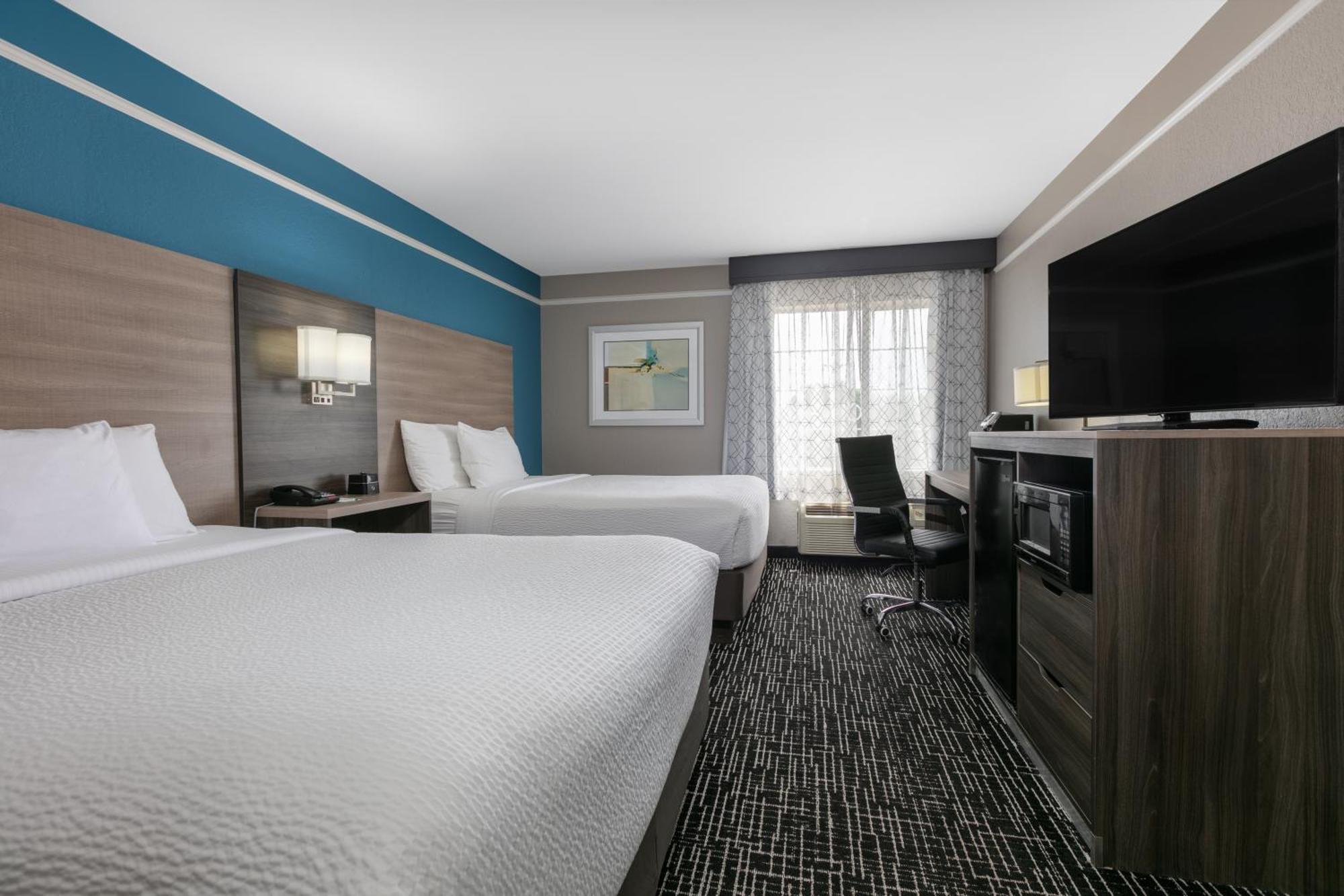 Deluxe Queen Room with Two Queen Beds
