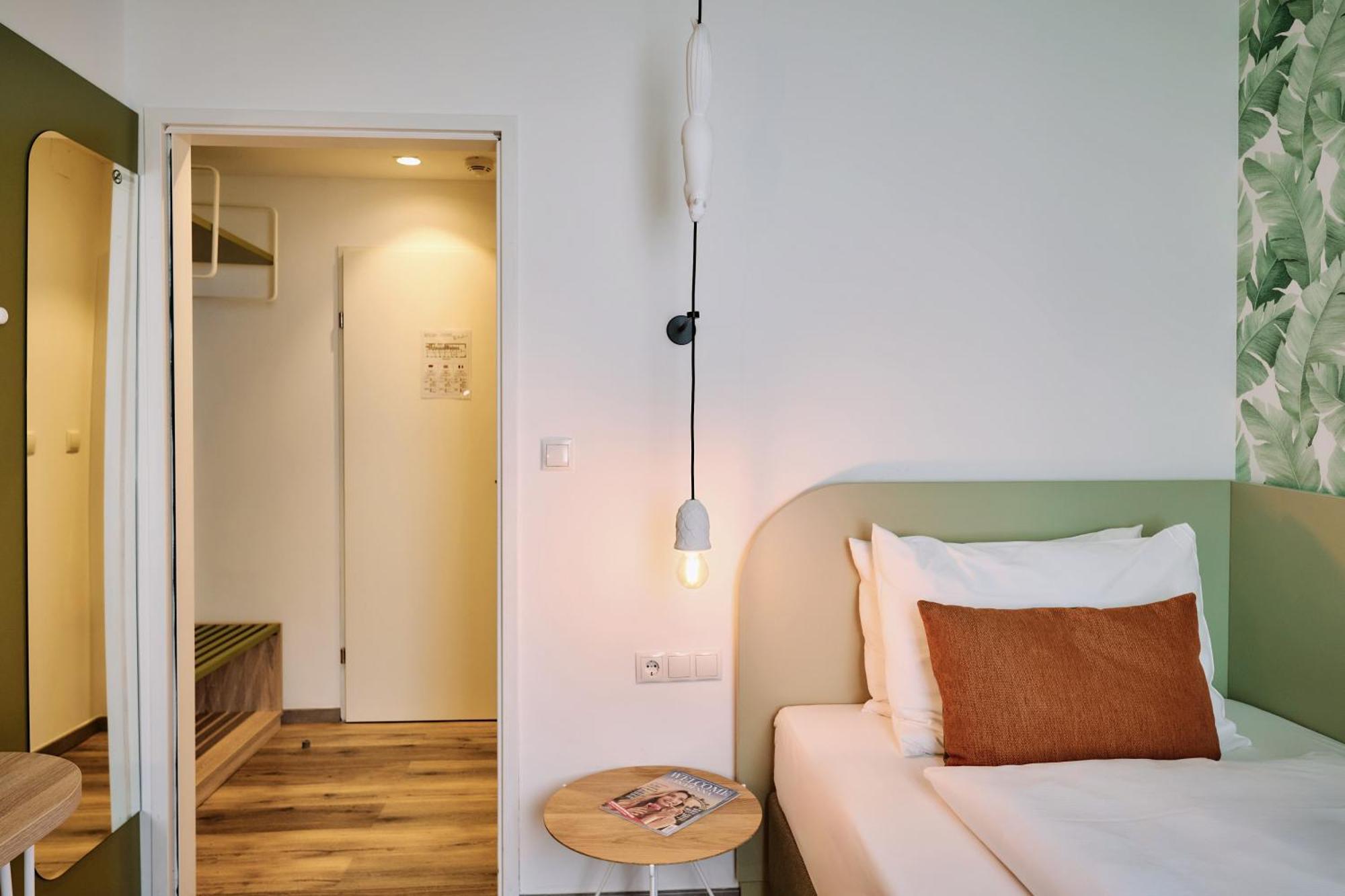 Standard Single Room,1710251898:JPEG
