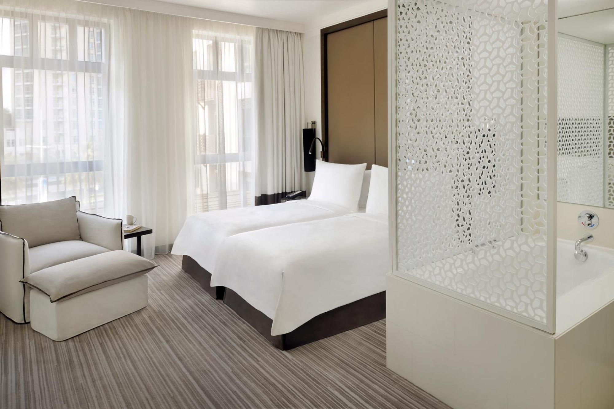 Deluxe Twin Room with Pool View,1602325393:JPEG