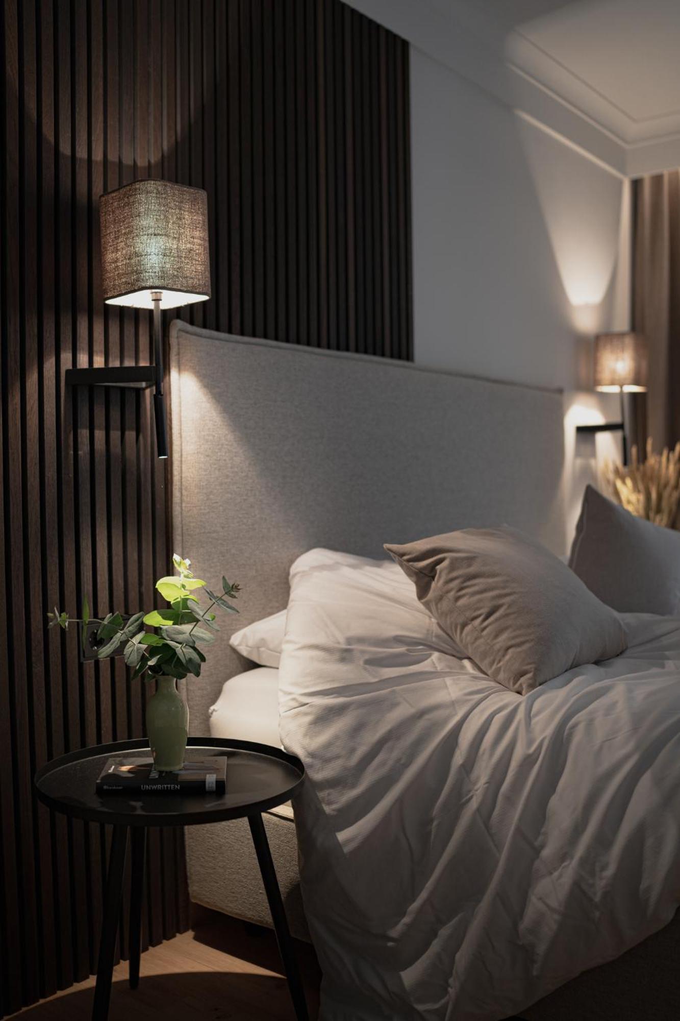 Kamer met Kingsize Bed en Uitzicht op de Bergen