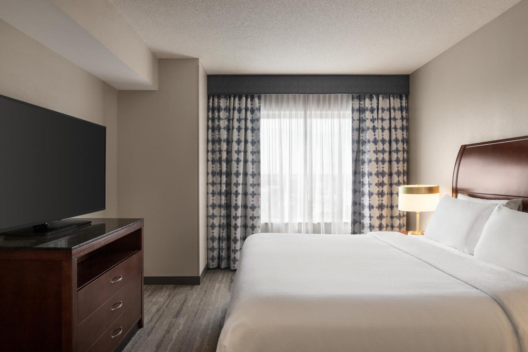 Junior Suite mit Kingsize-Bett und Sitzbereich