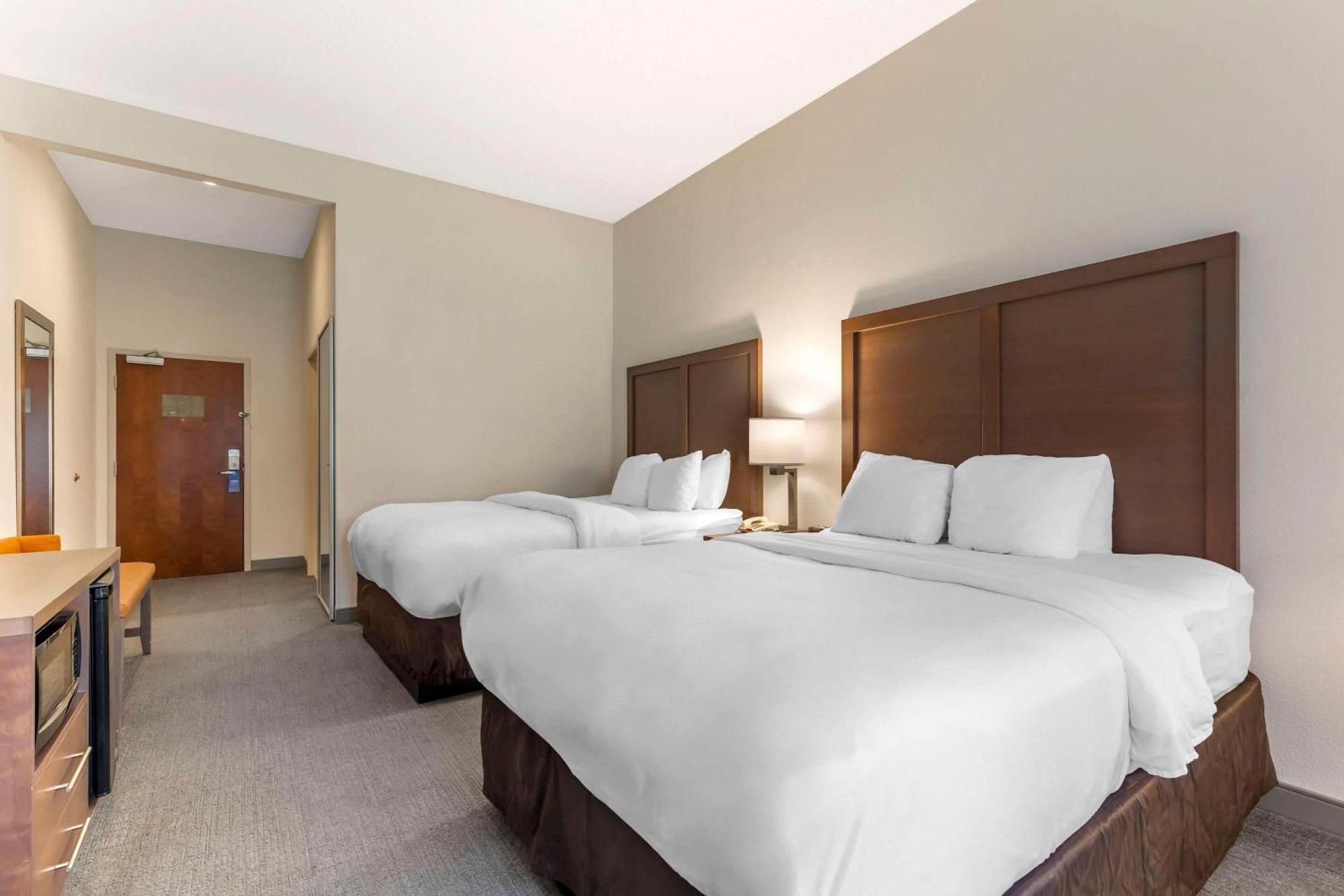 Standard Queen Room with Two Queen Beds - Non Smoking