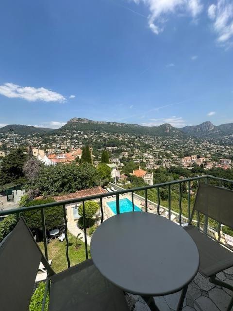 Chambre Triple – Vue sur Montagne