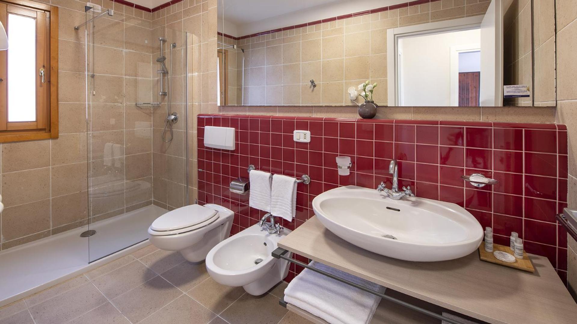 Deluxe Family Suite,1525661236:JPEG