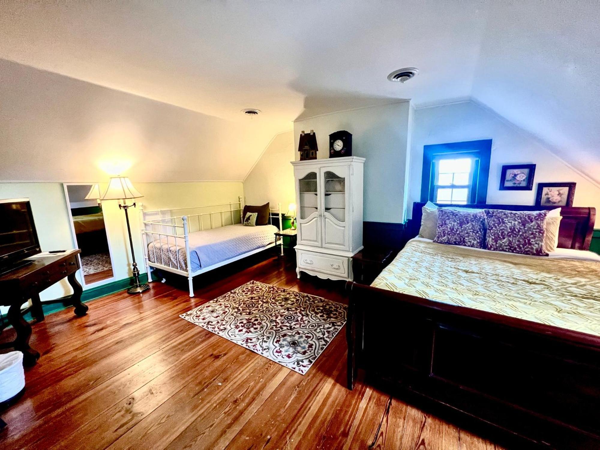 Queen Room