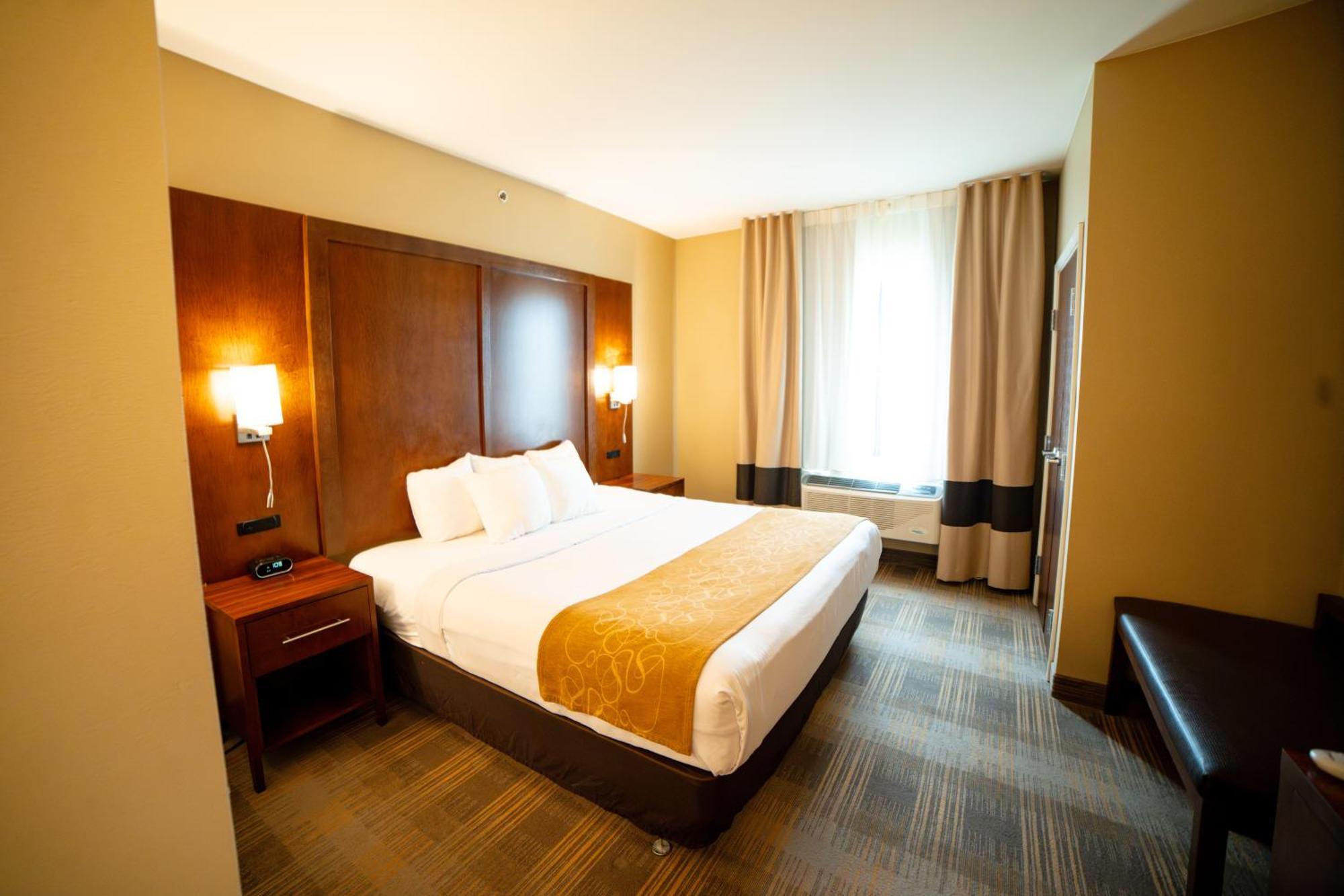 King Suite - Disability Access/Non-Smoking