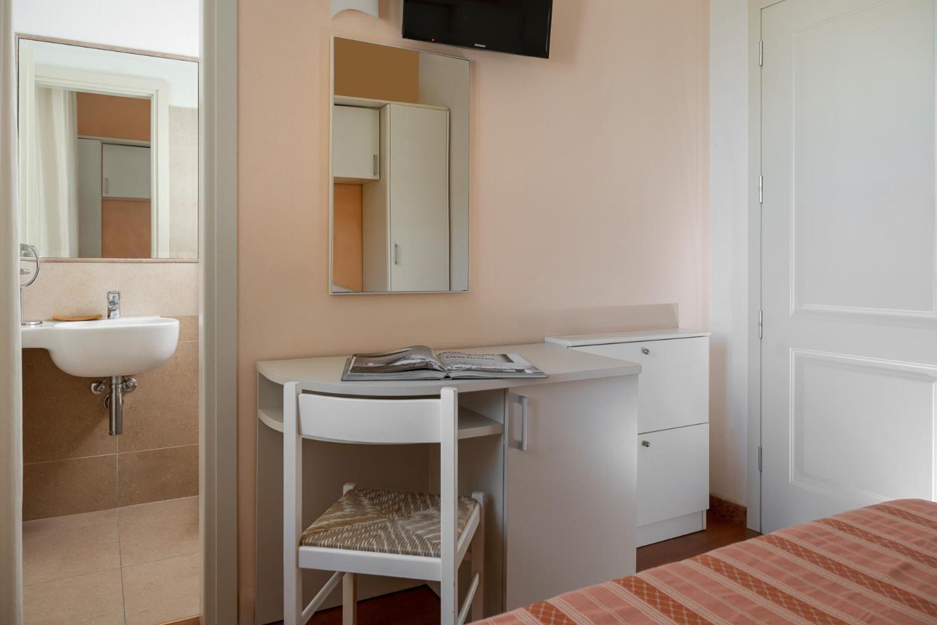 Standard Double Room,1605378358:JPEG