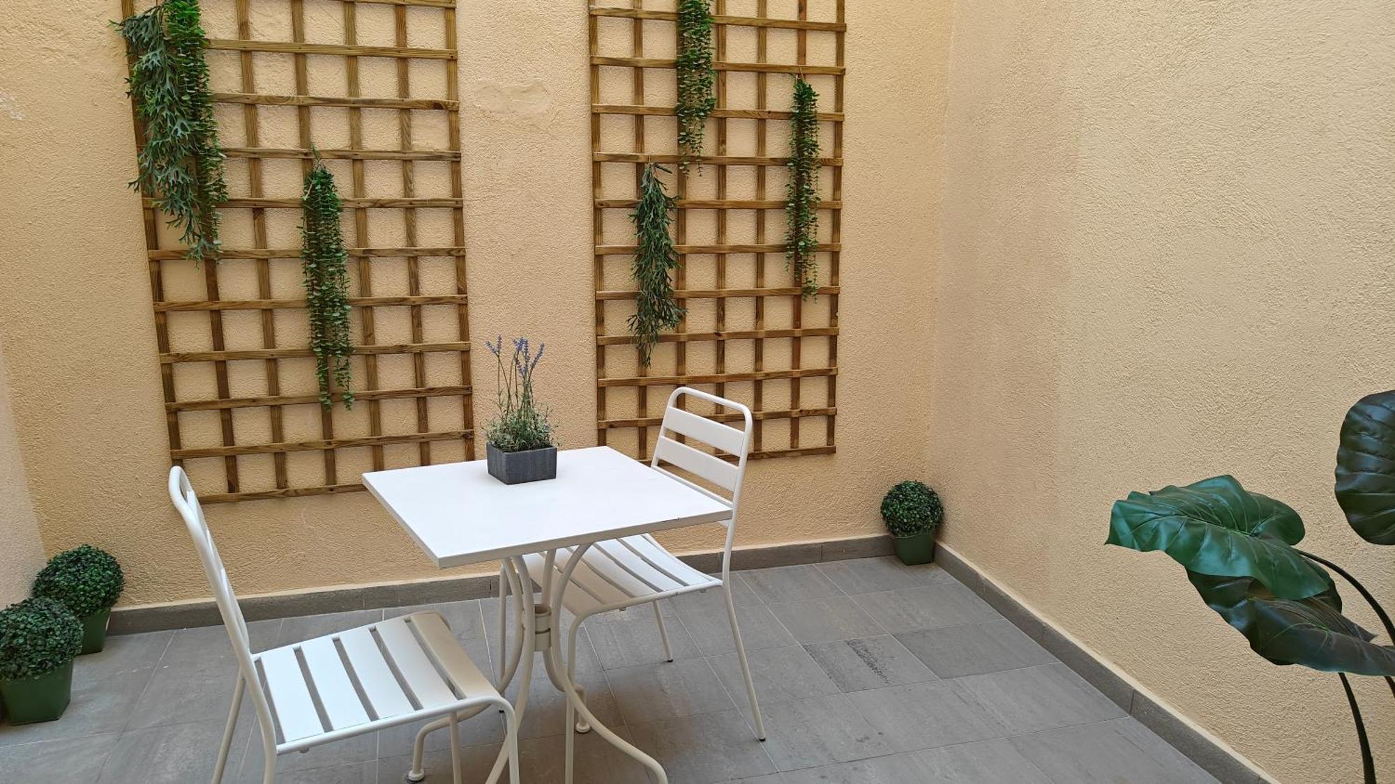Small Double Room with Inner Patio,1650020559:JPEG