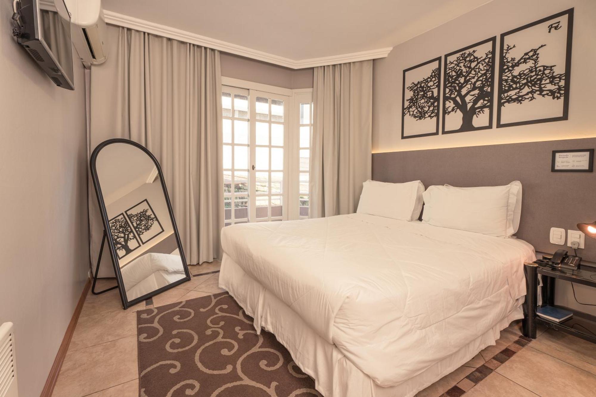 Quarto Deluxe com Cama de Casal ou 2 de Solteiro e Vista da Cidade