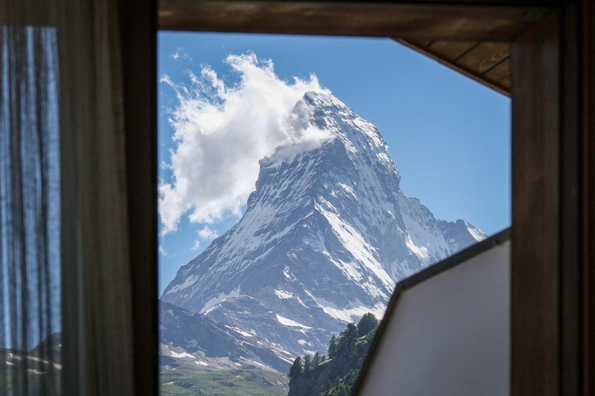 Tweepersoonskamer met 1 of 2 Bedden en Uitzicht op de Matterhorn