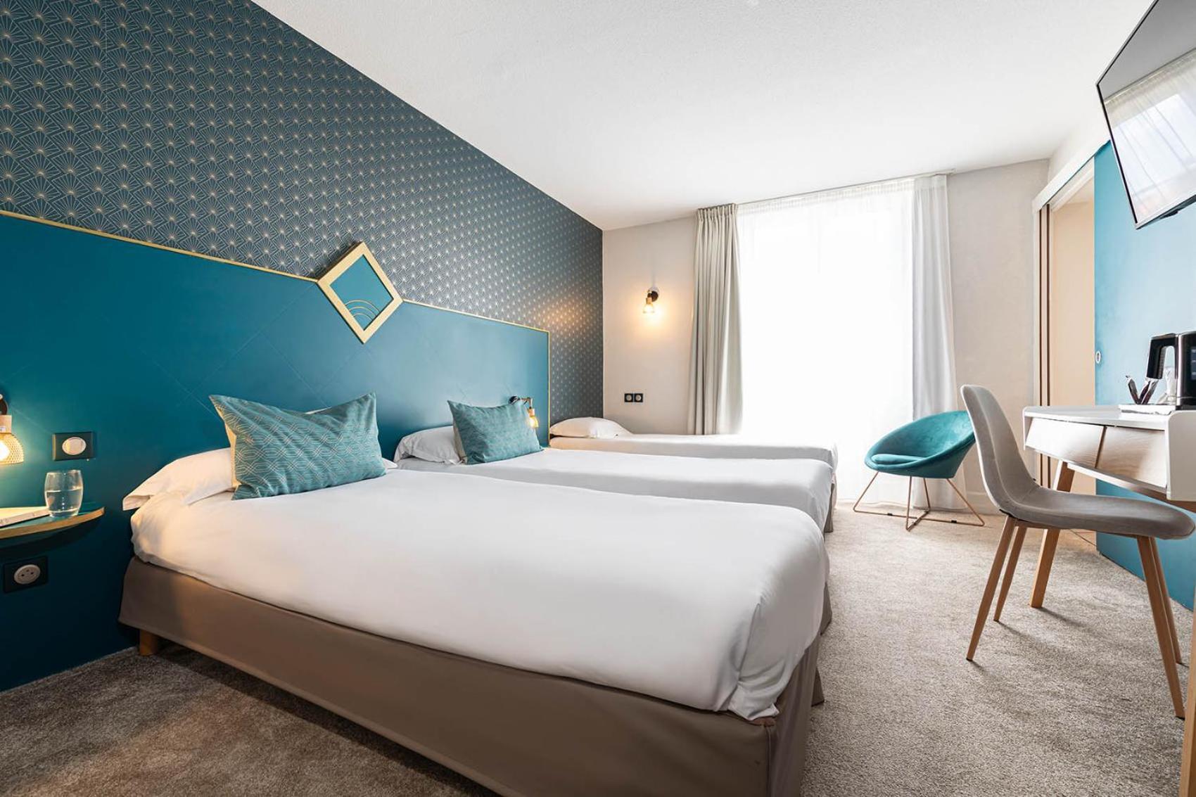 Family Room with Three Single Beds and Garden View - Non-Smoking,1612955514:JPEG