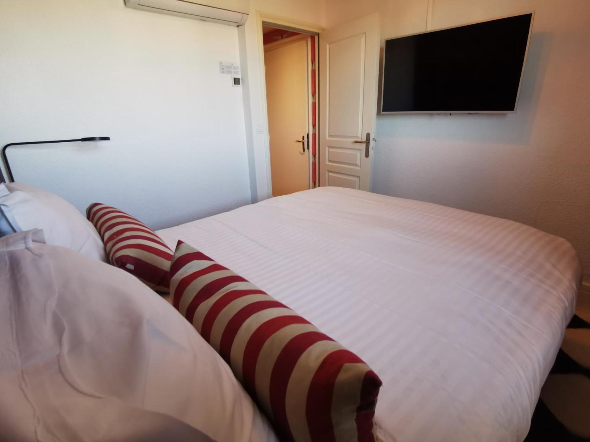 Family Room,1607670693:JPEG