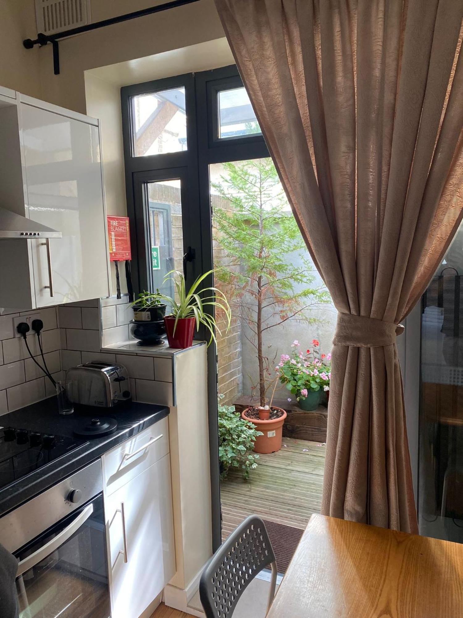 Studio-Apartment mit Balkon