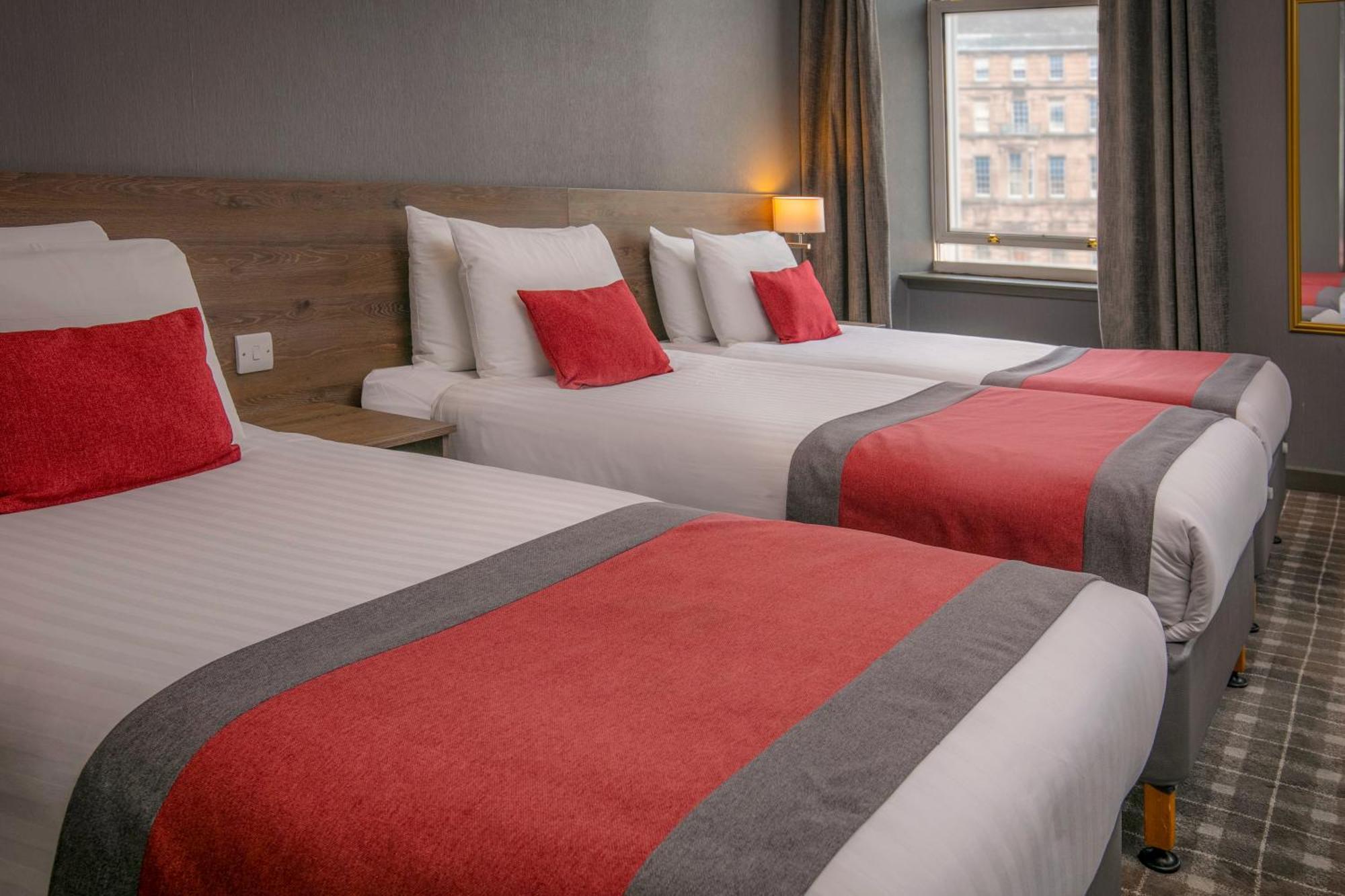Standaard Kamer met 3 Eenpersoonsbedden - Rookvrij