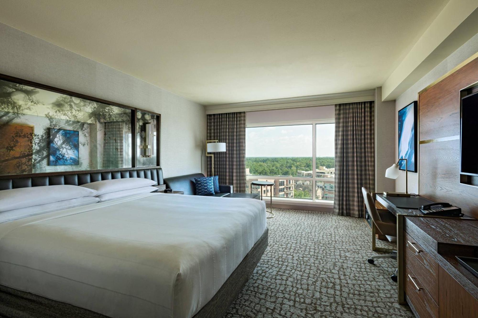 Guest Room with King Bed and Water View,1029445897:JPEG
