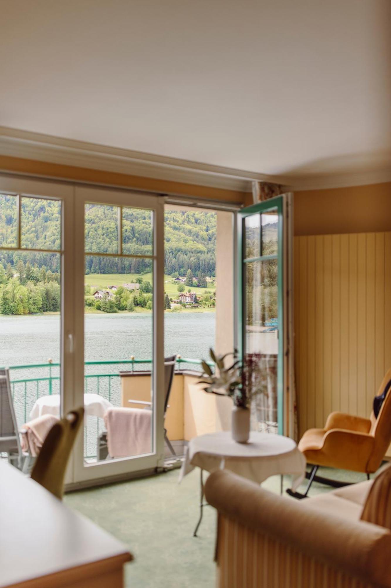 Superior Doppel- oder Zweibettzimmer mit Seeblick