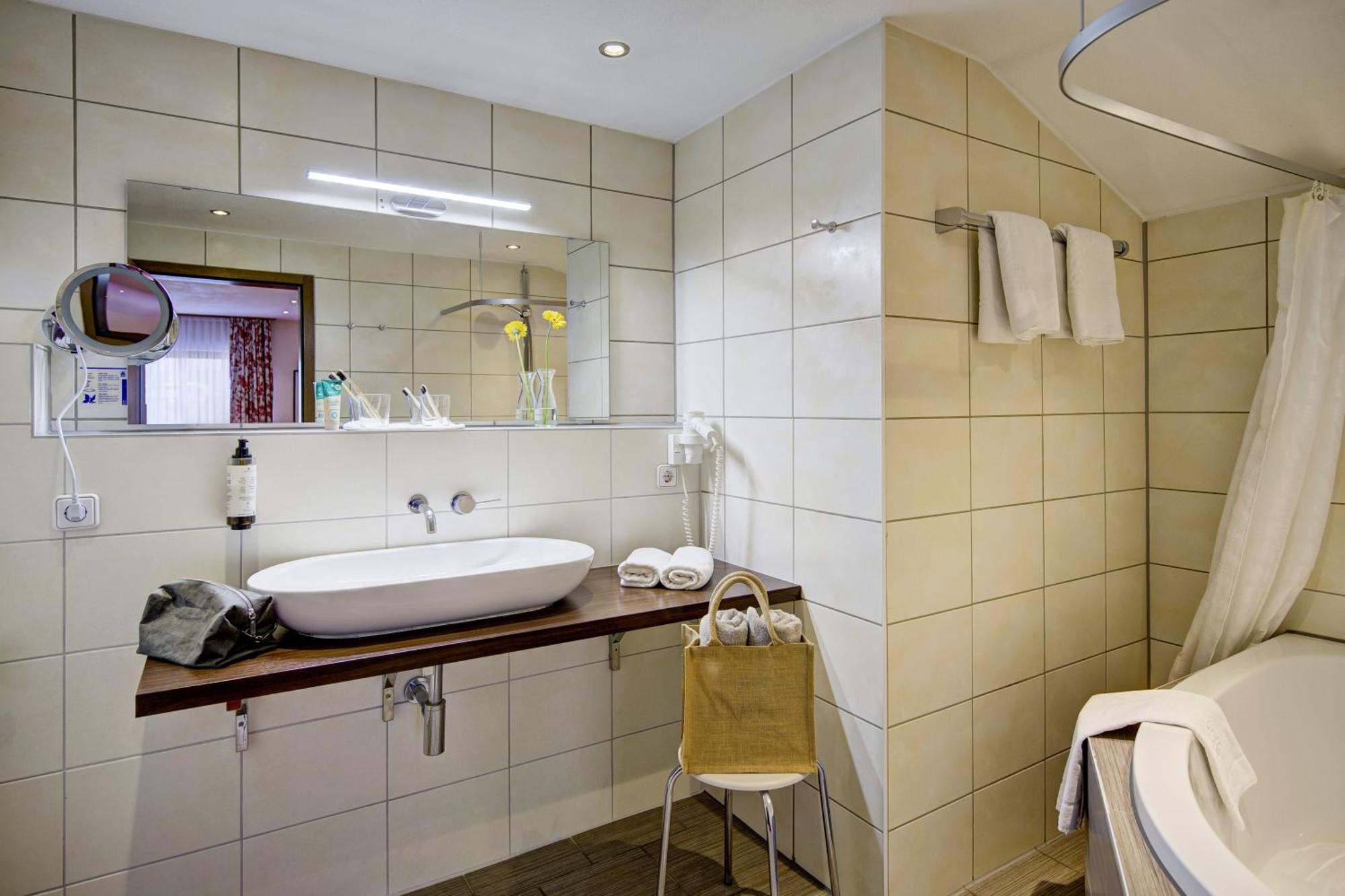 Familienzimmer mit Badewanne