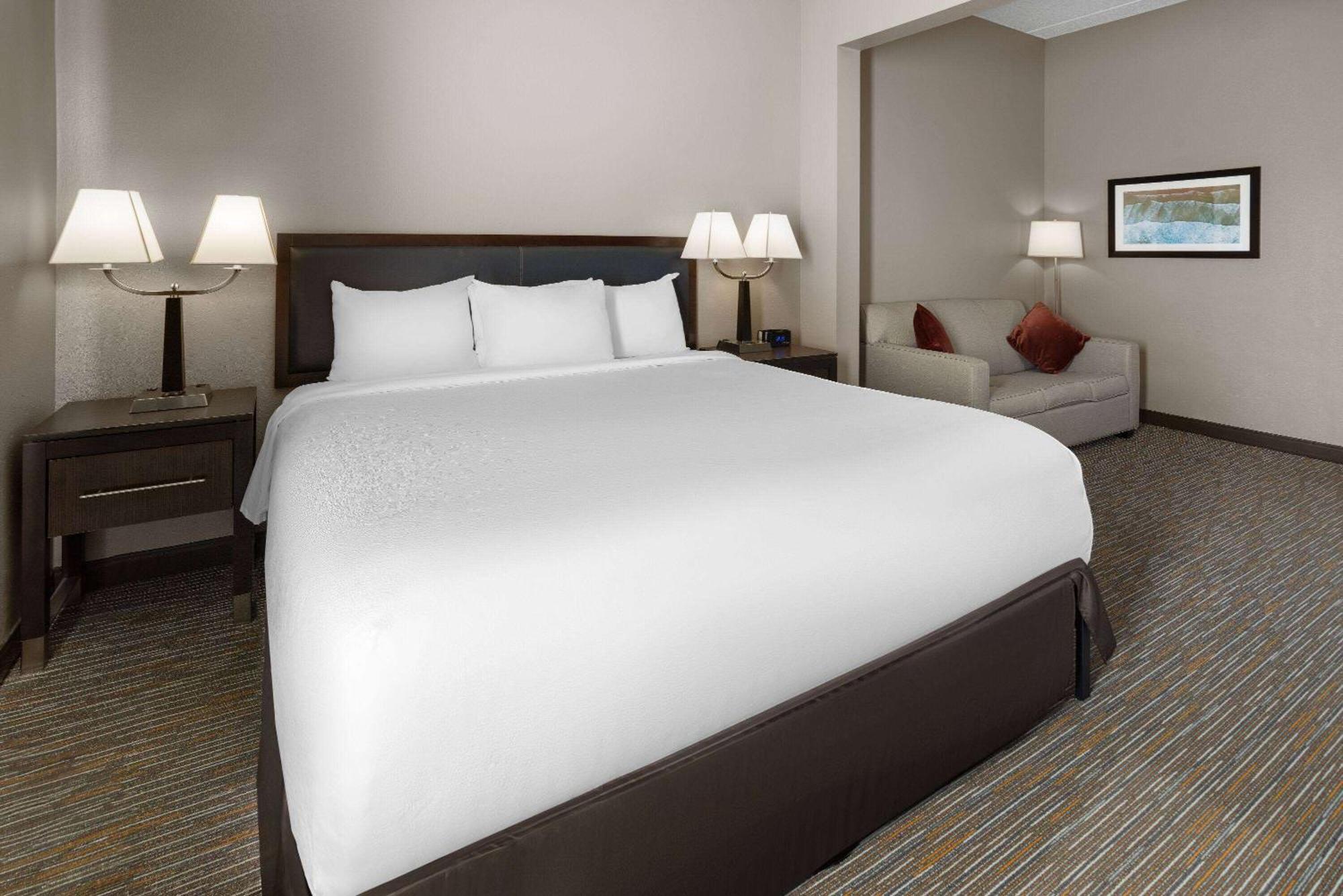 King Room with Sofa Bed - Non-Smoking