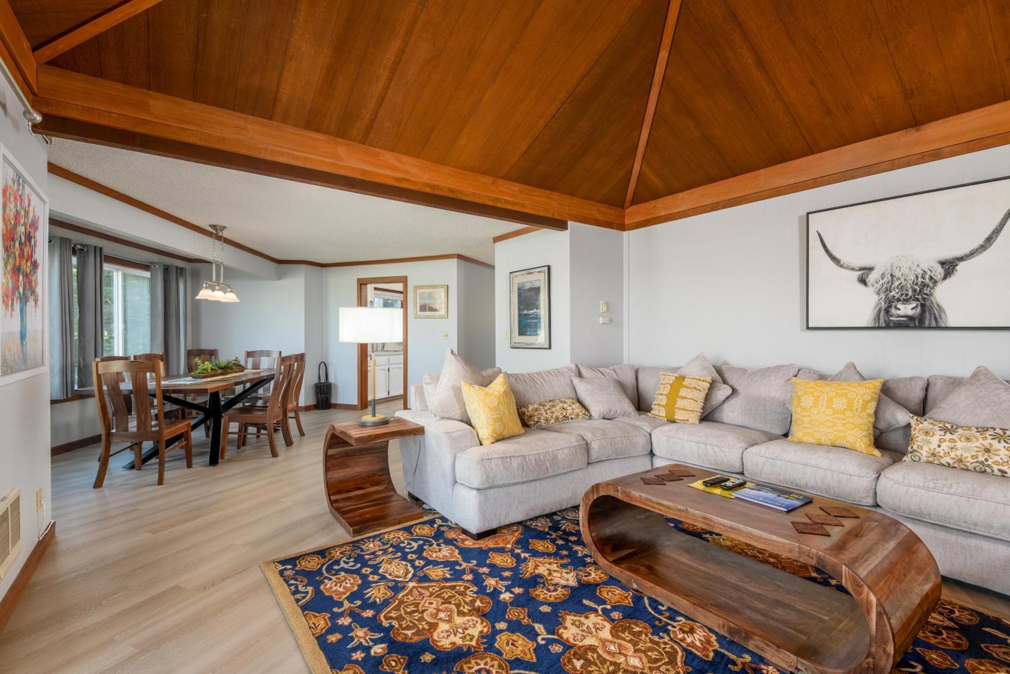 Two-Bedroom Condo - No Pets Allowed  - Non-Smoking,1611098020:JPEG