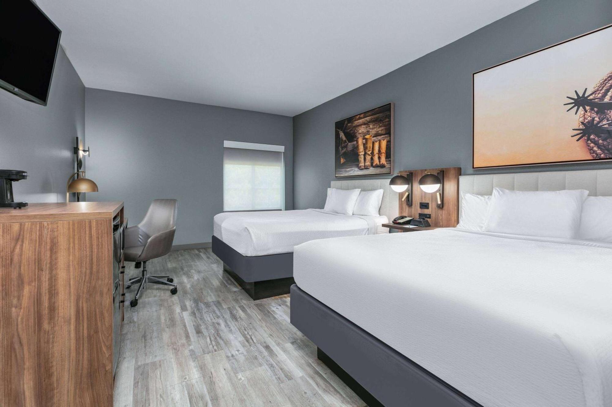 Queen Room with Two Queen Beds - Non-Smoking