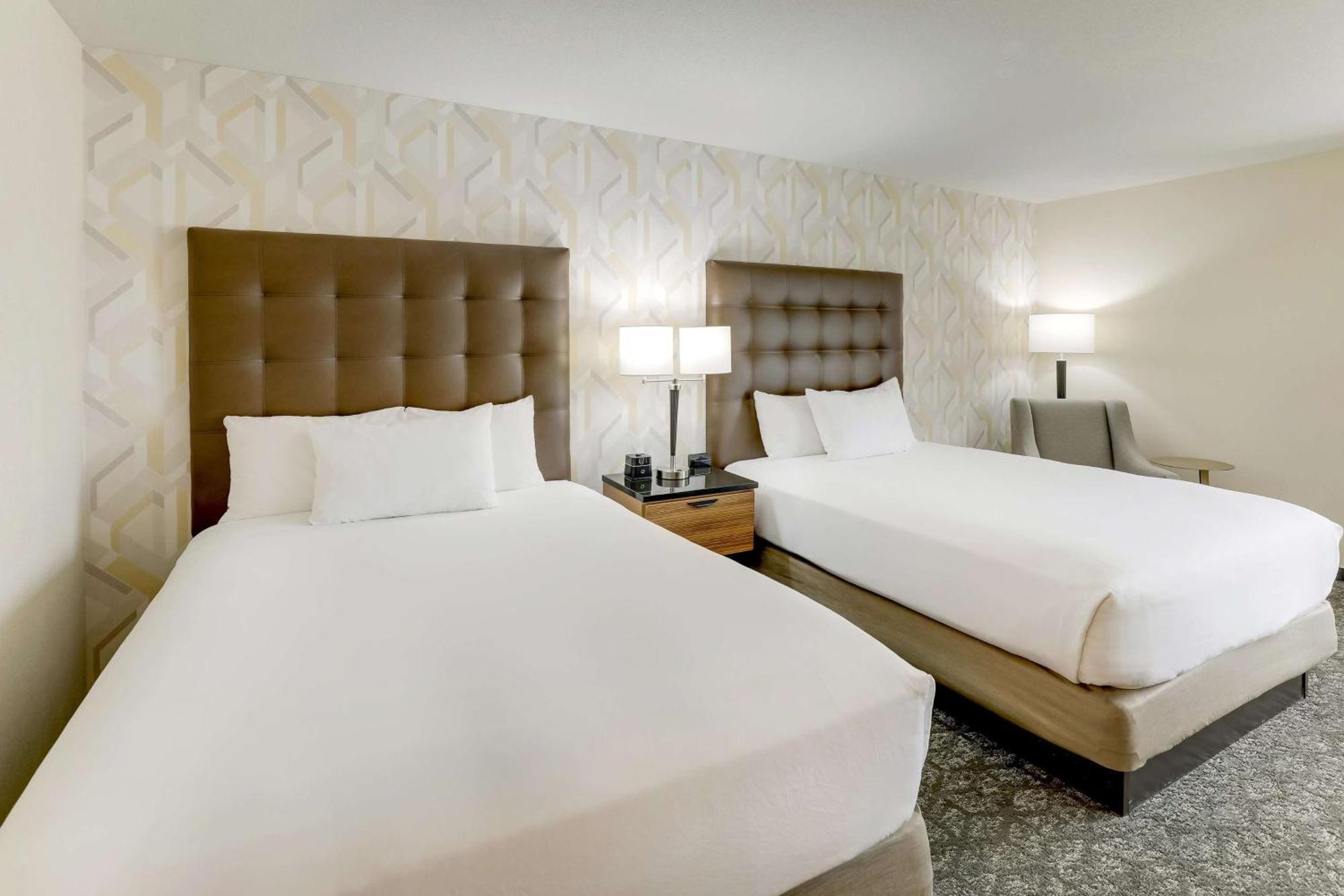 Deluxe Queen Room with Two Queen Beds