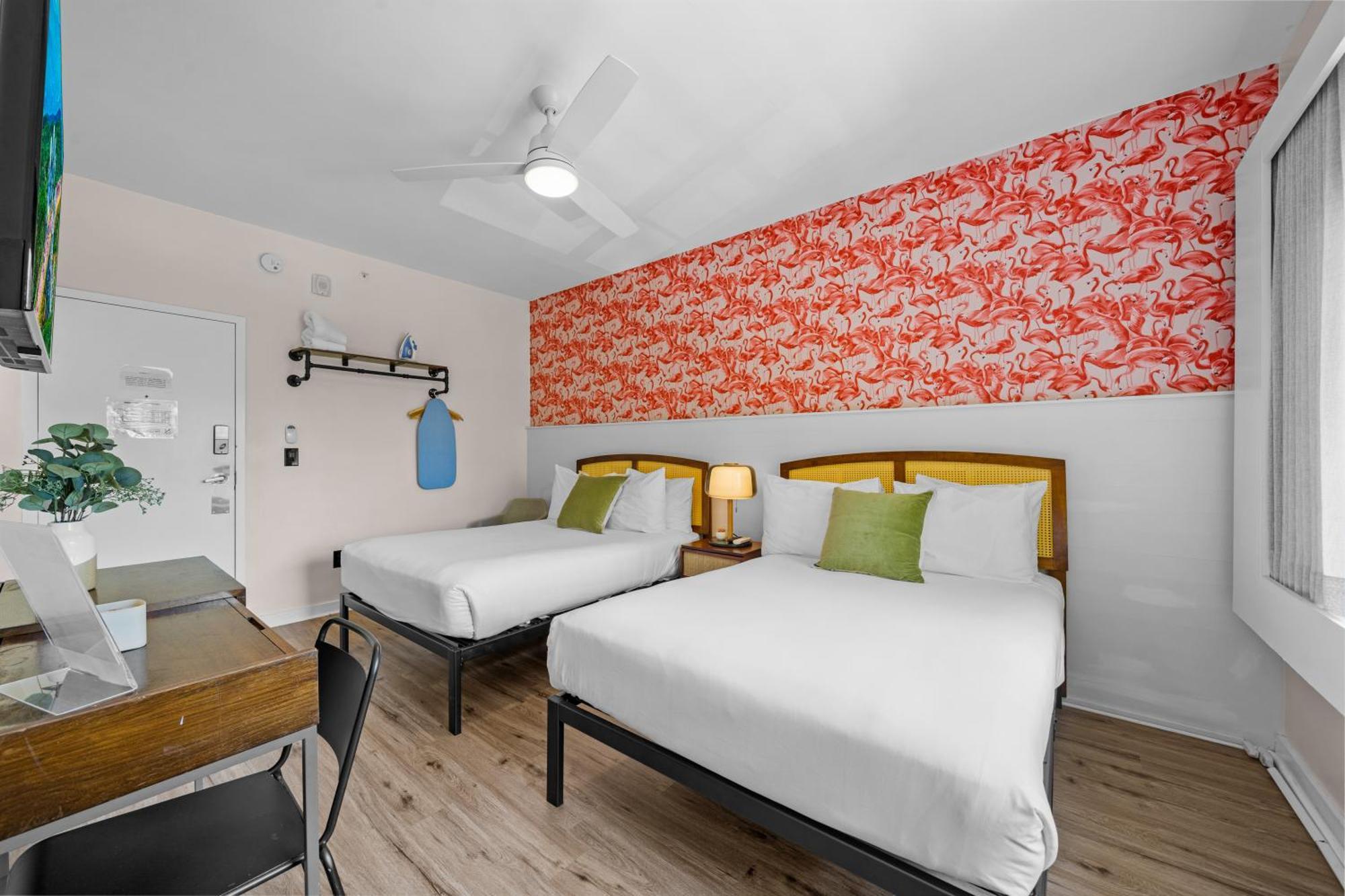 Deluxe Zimmer mit 2 Queensize-Betten und Kochnische