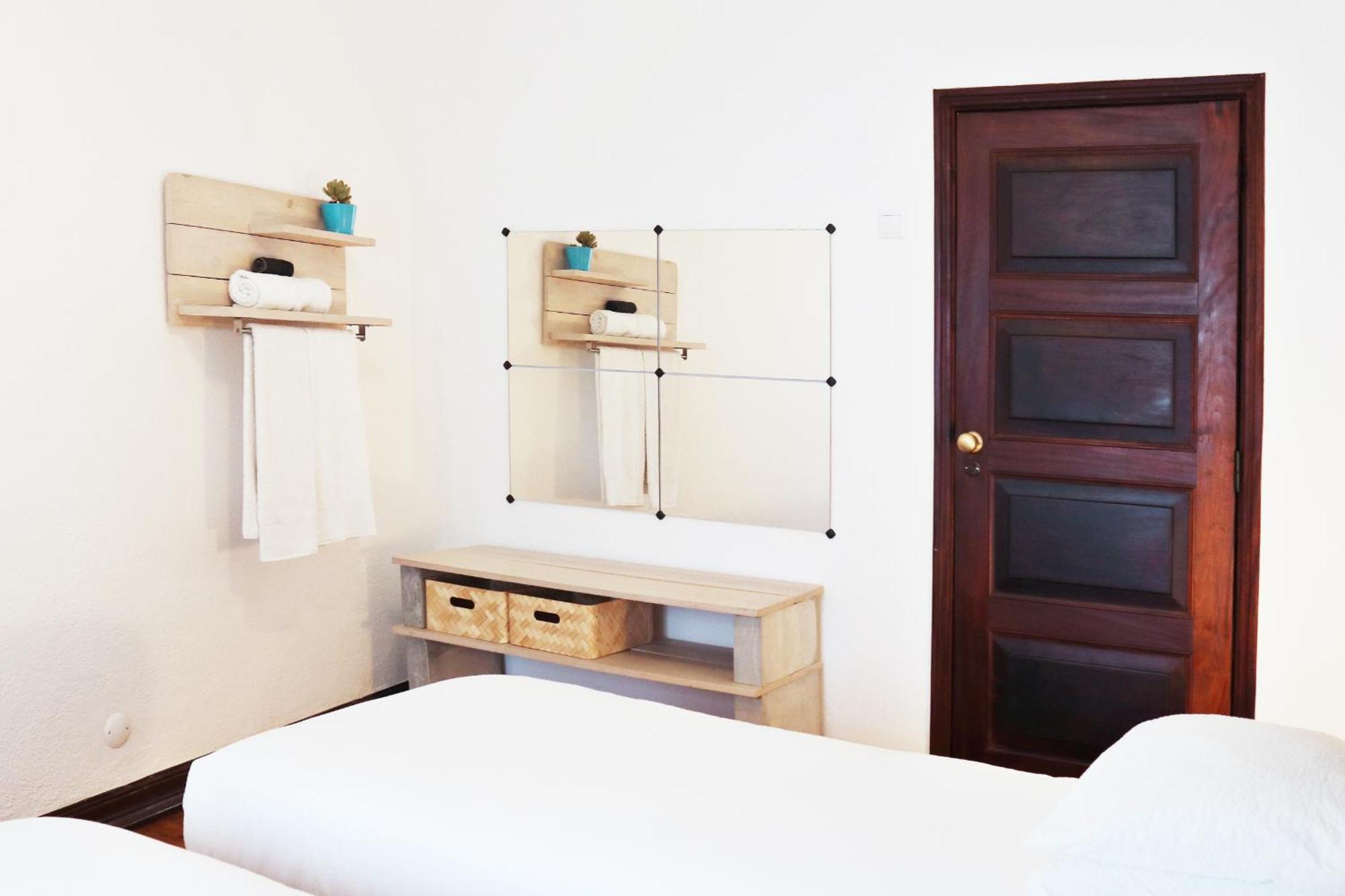 Quarto Duplo ou Twin com Casa de Banho Partilhada