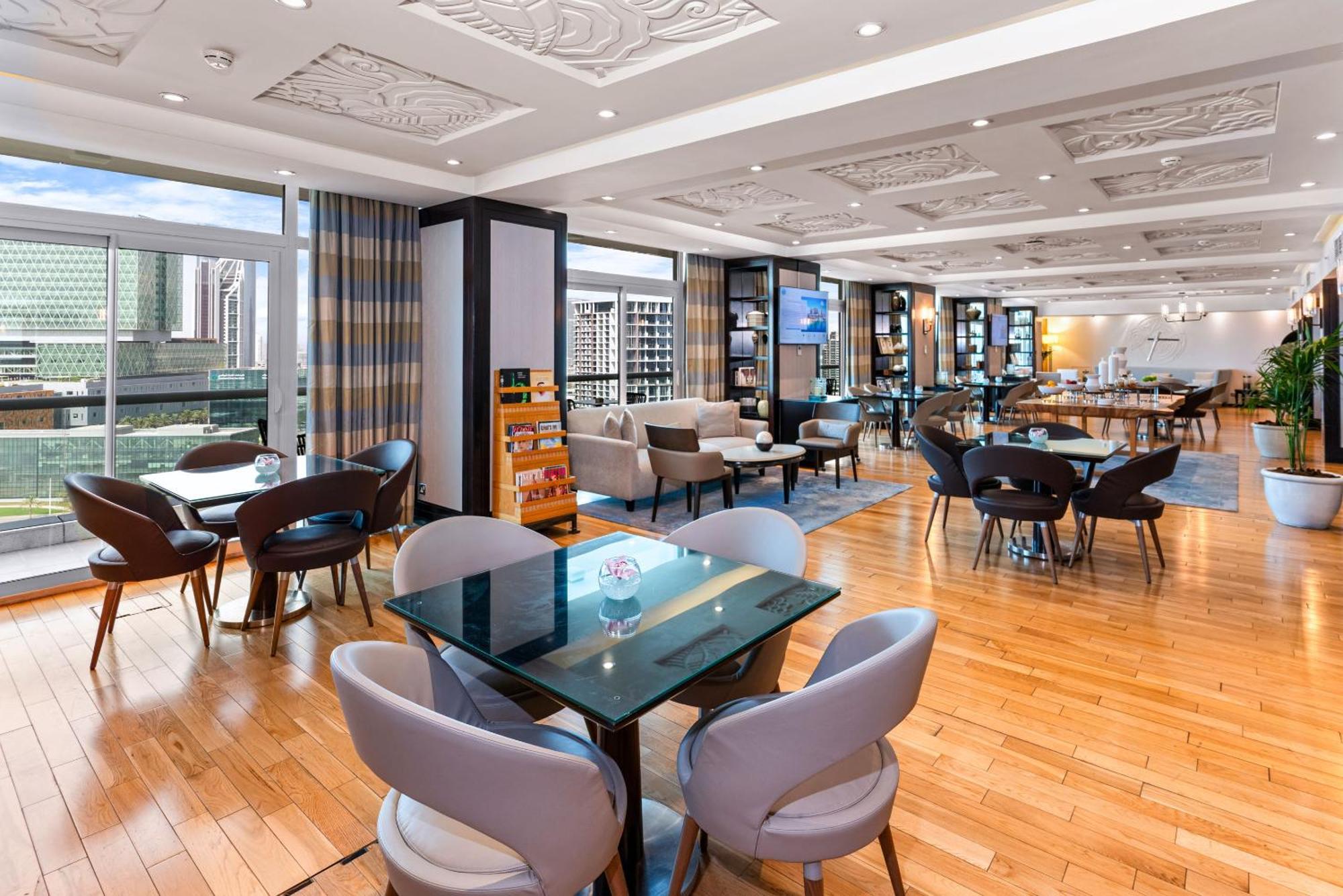 Ruime Kamer met Uitzicht op Zee, Balkon en Toegang tot de Lounge - Kingsize Bed