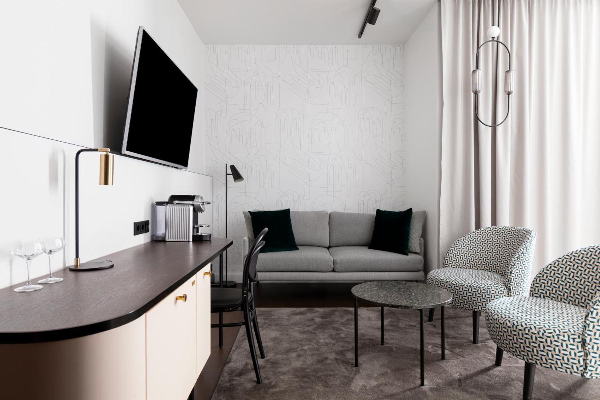 Junior Suite,1615651072:JPEG