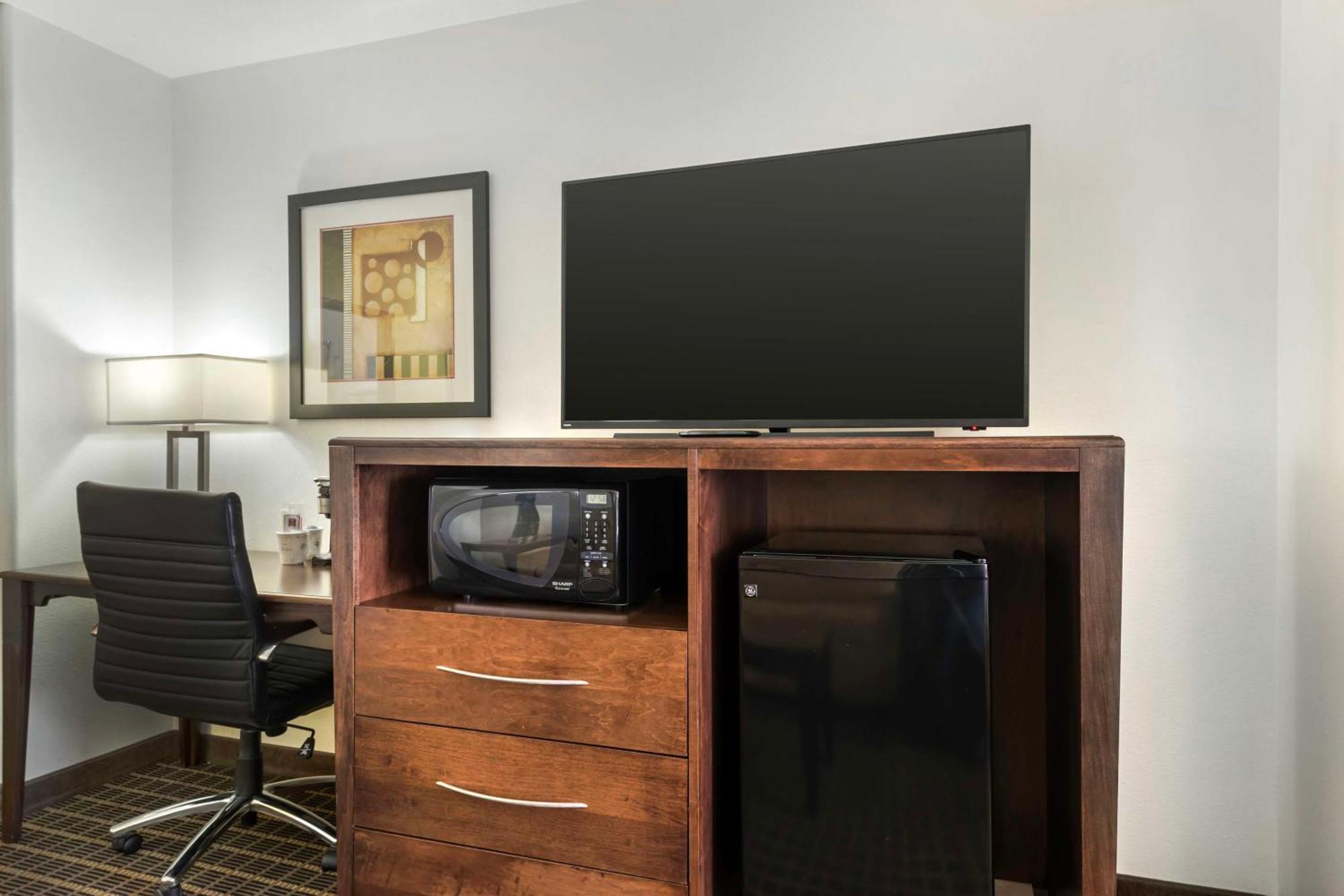 King Suite with Sofa Bed - Non-Smoking