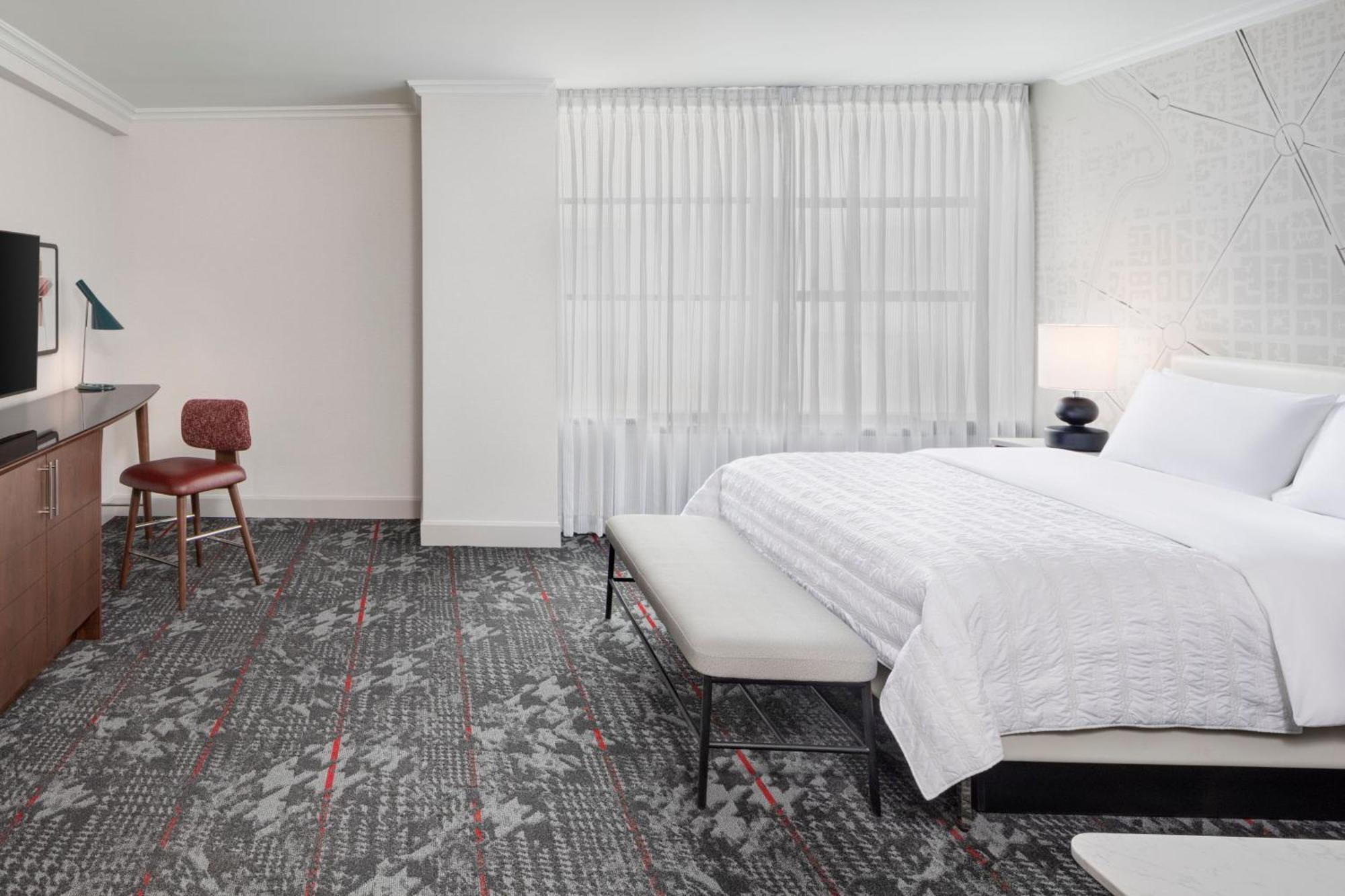Junior King Suite,1616418640:JPEG