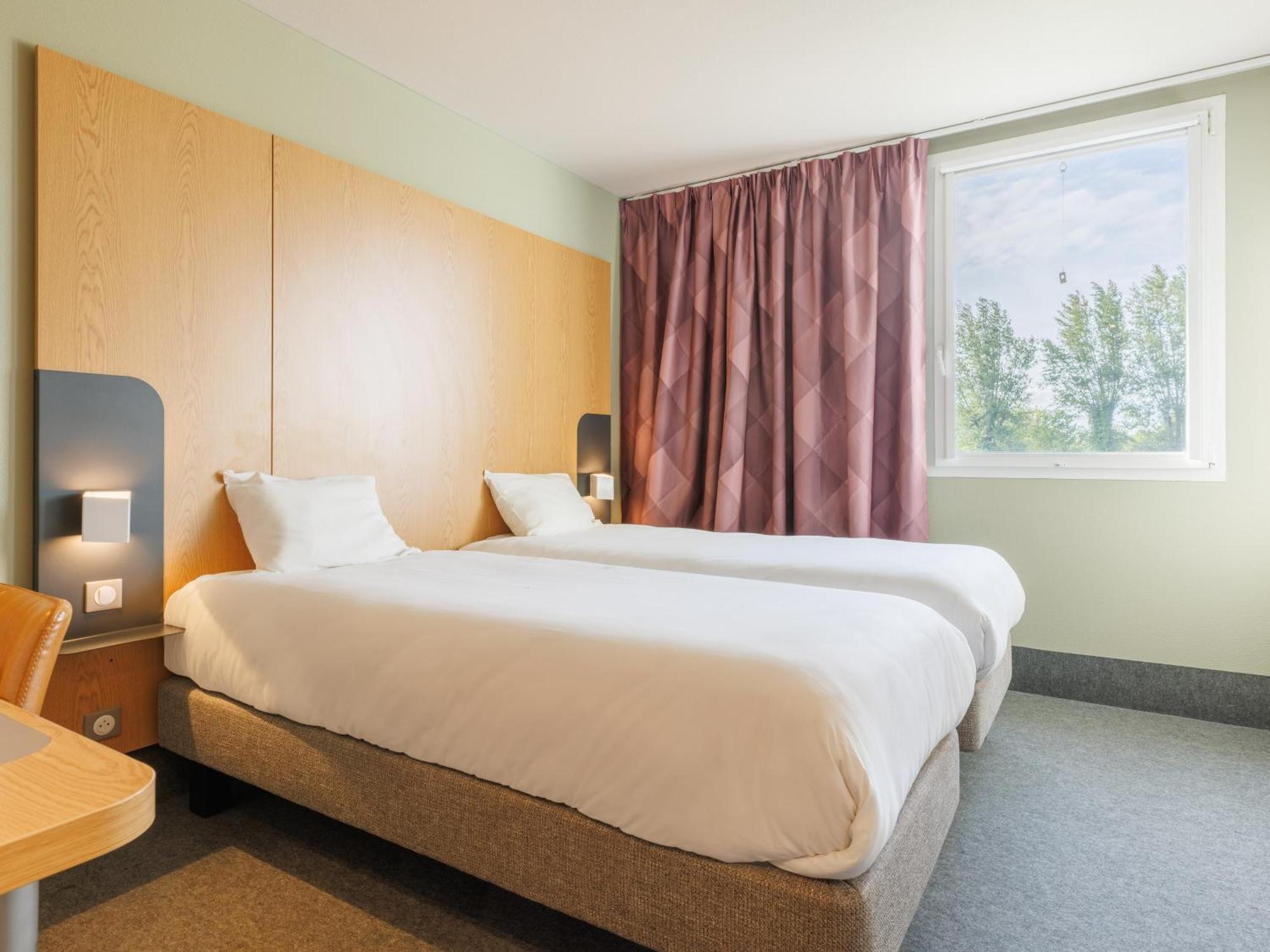 Twin Room,707591182:JPEG