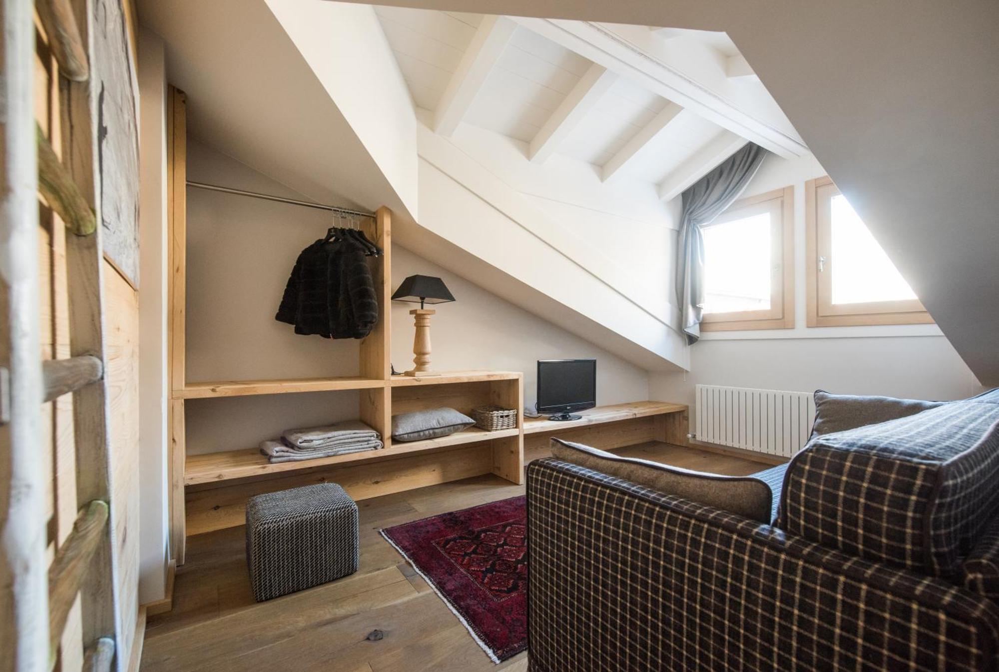 Deluxe Suite,1616872502:JPEG
