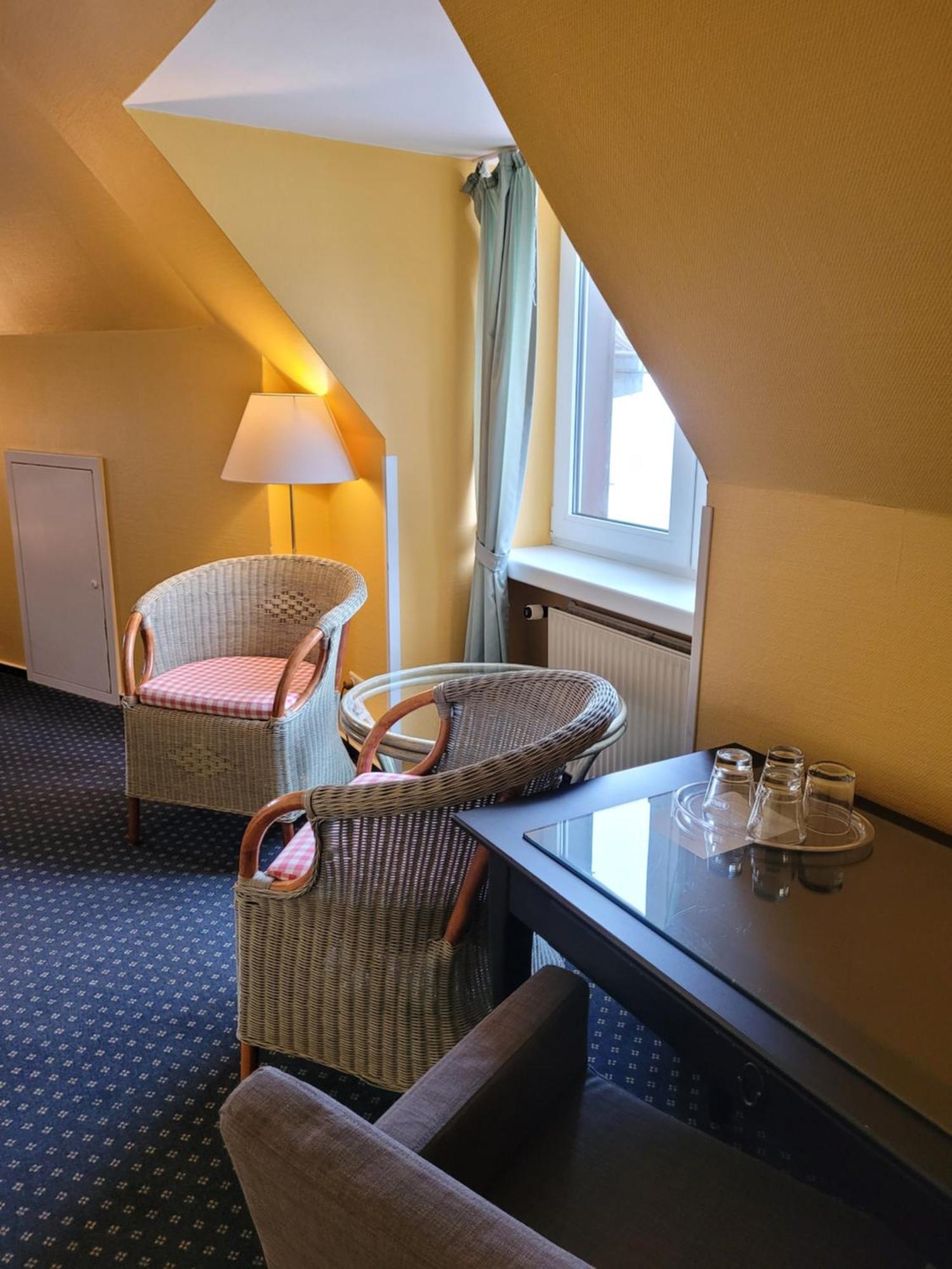 Apartment mit seitlichem Meerblick