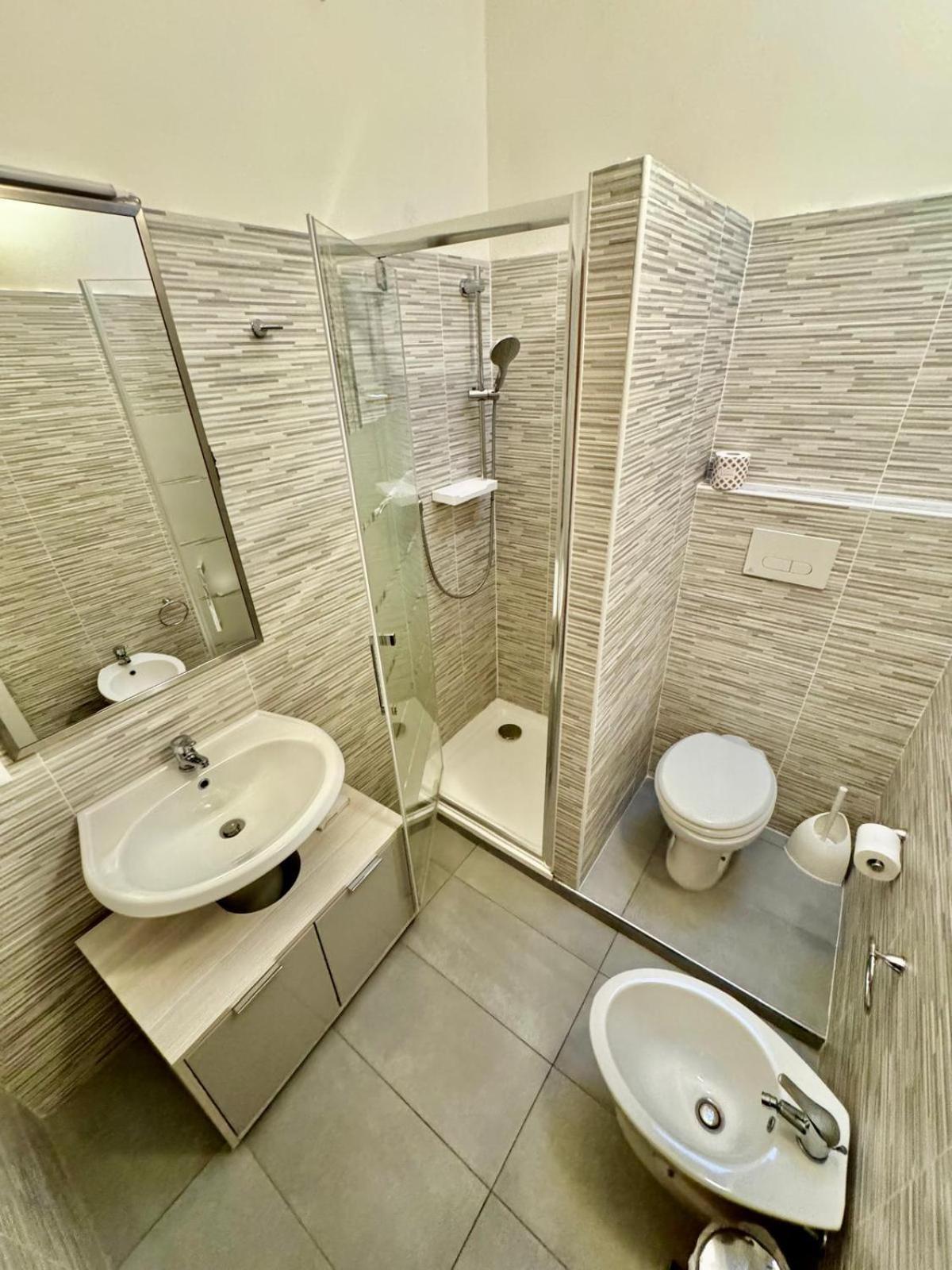 Quarto Duplo com Banheiro Privativo Externo