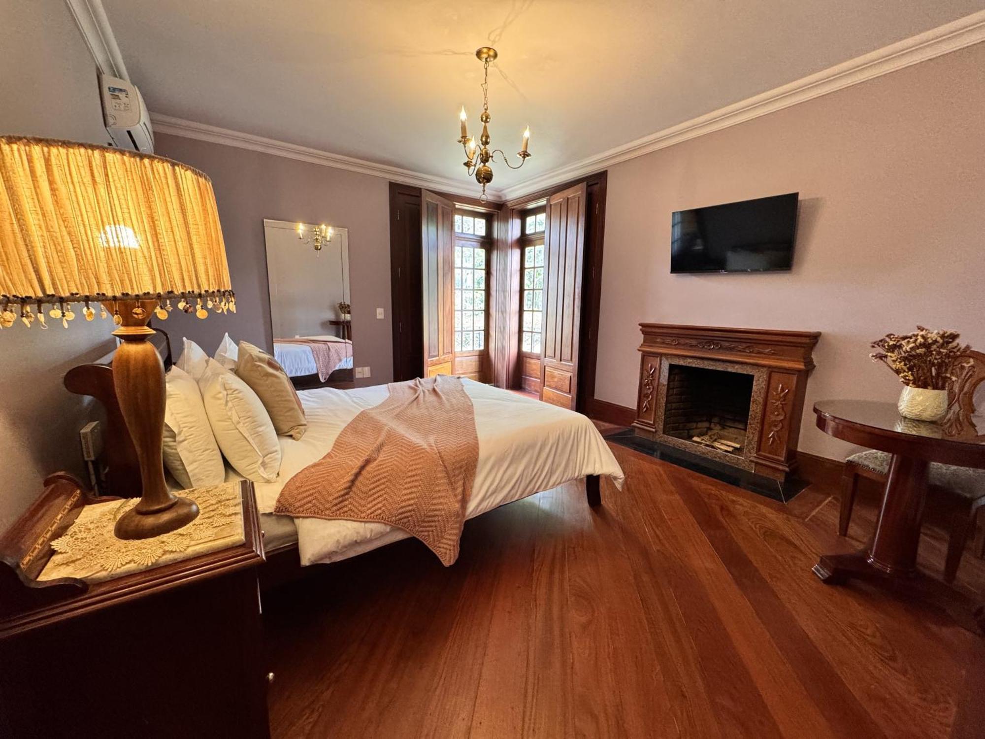 Quarto Duplo Deluxe com Banheira