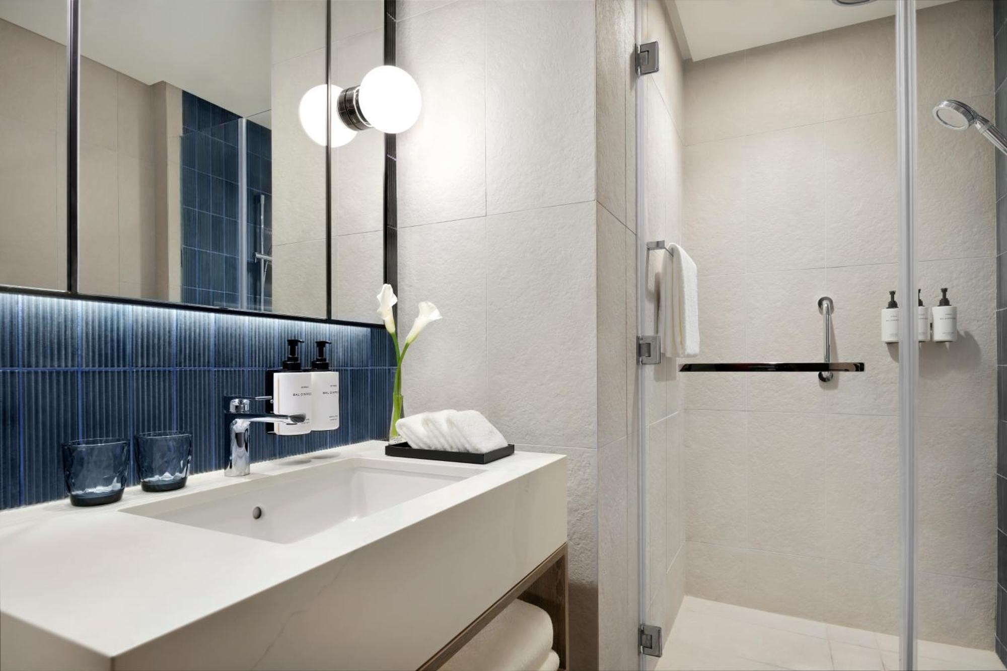 Residência com 2 Quartos e Varanda