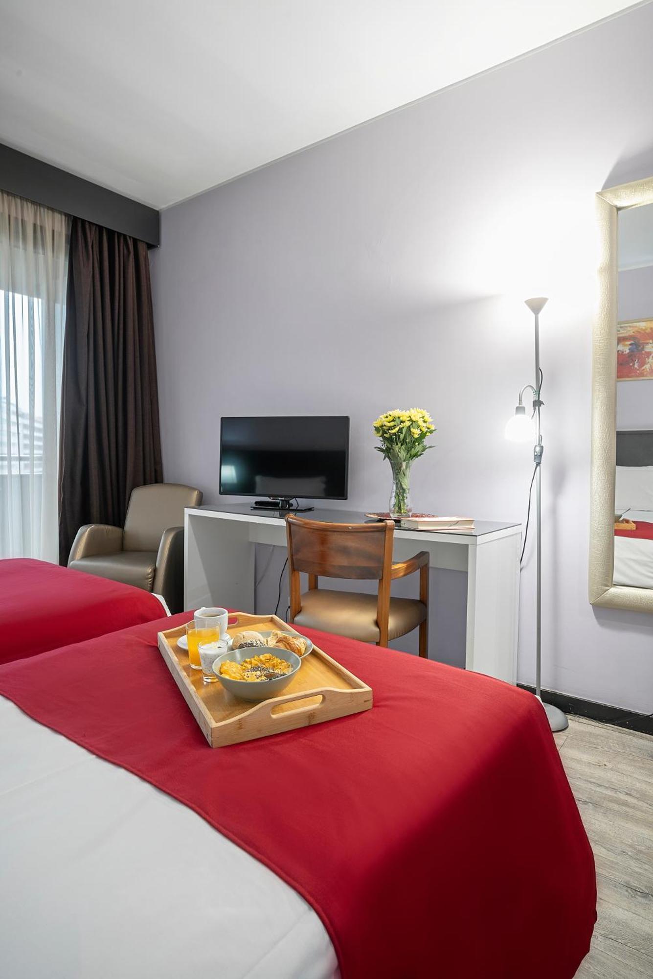 Quarto com 2 Camas de Solteiro