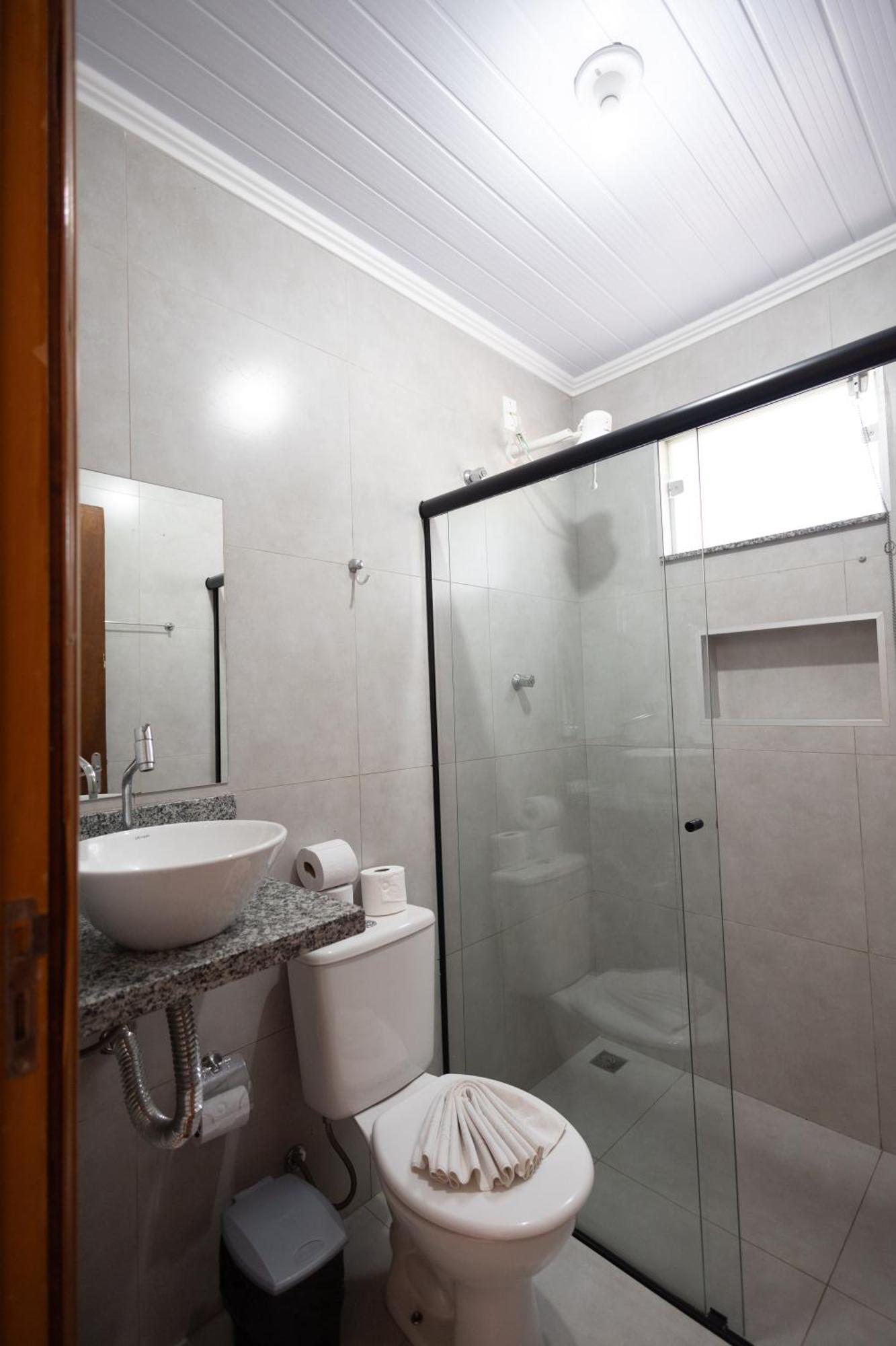 Quarto Triplo Básico