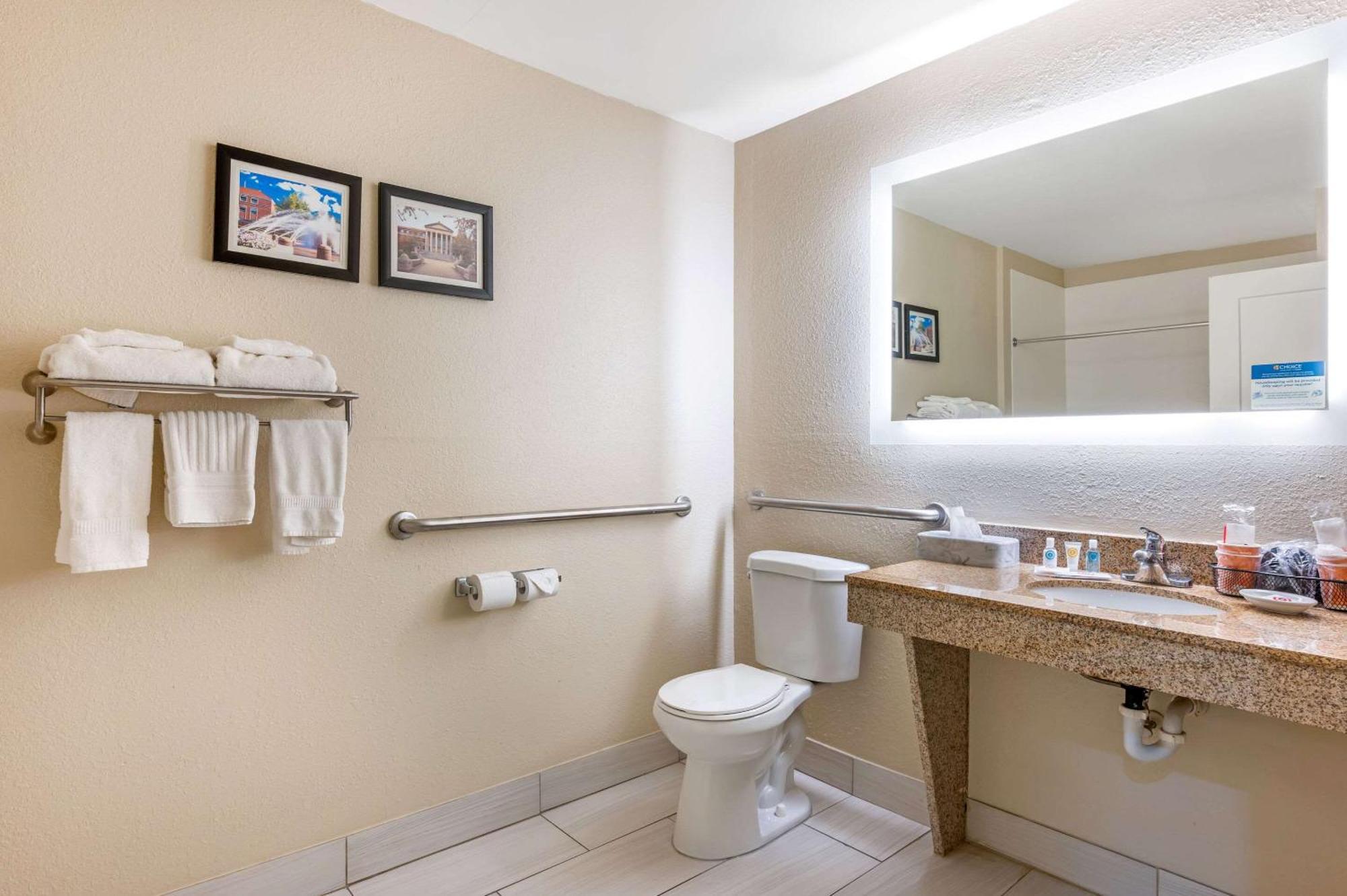King Room - Accessible/Non-Smoking